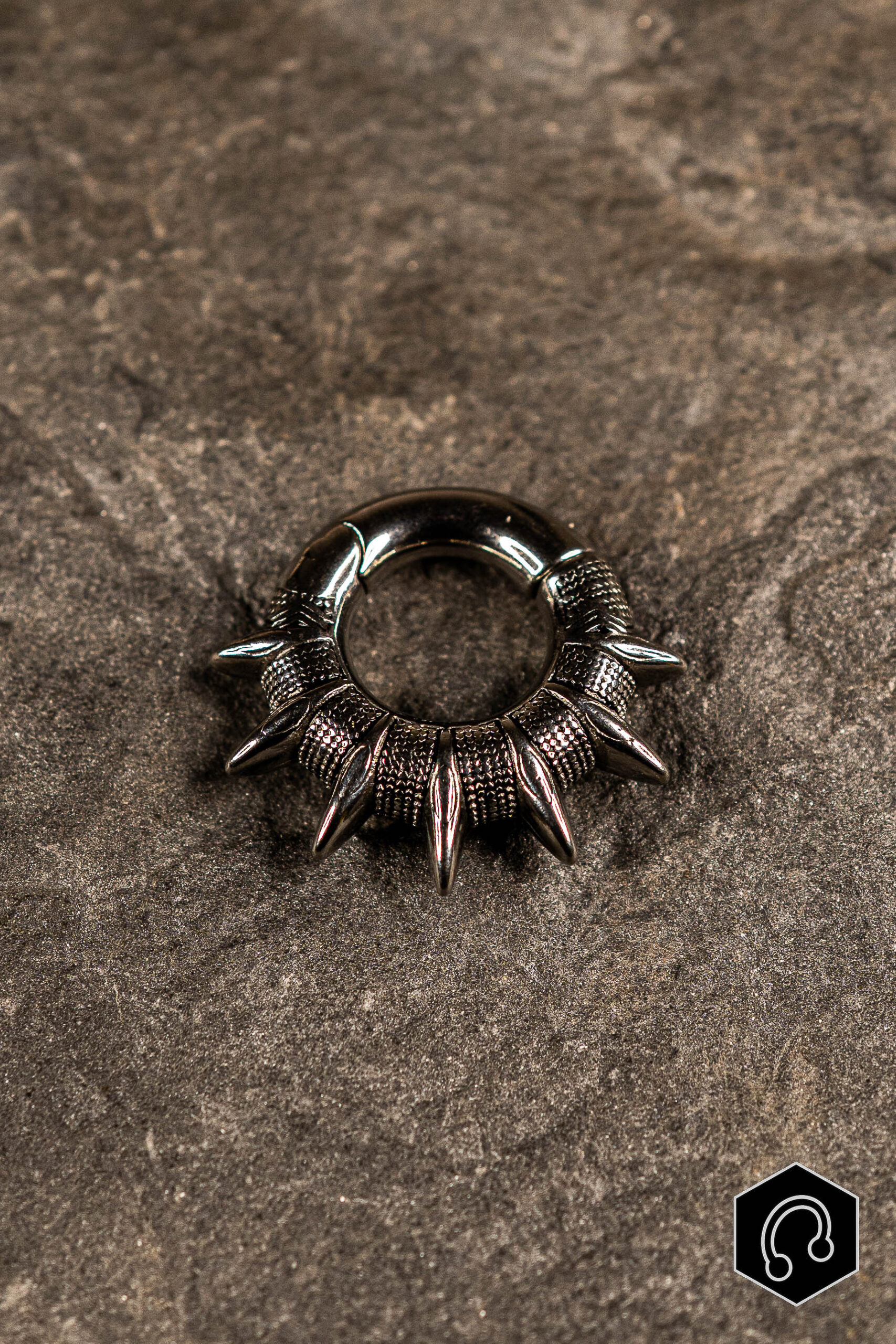 Poids d'oreille Iron Fangs Silver