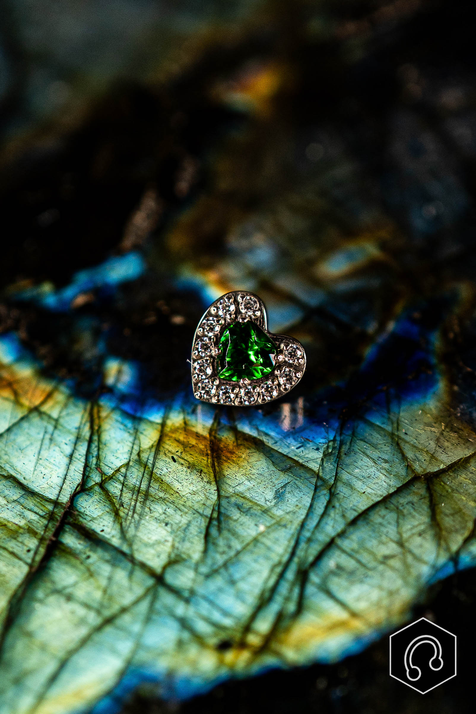 Labret Titane Green Heart Kiss