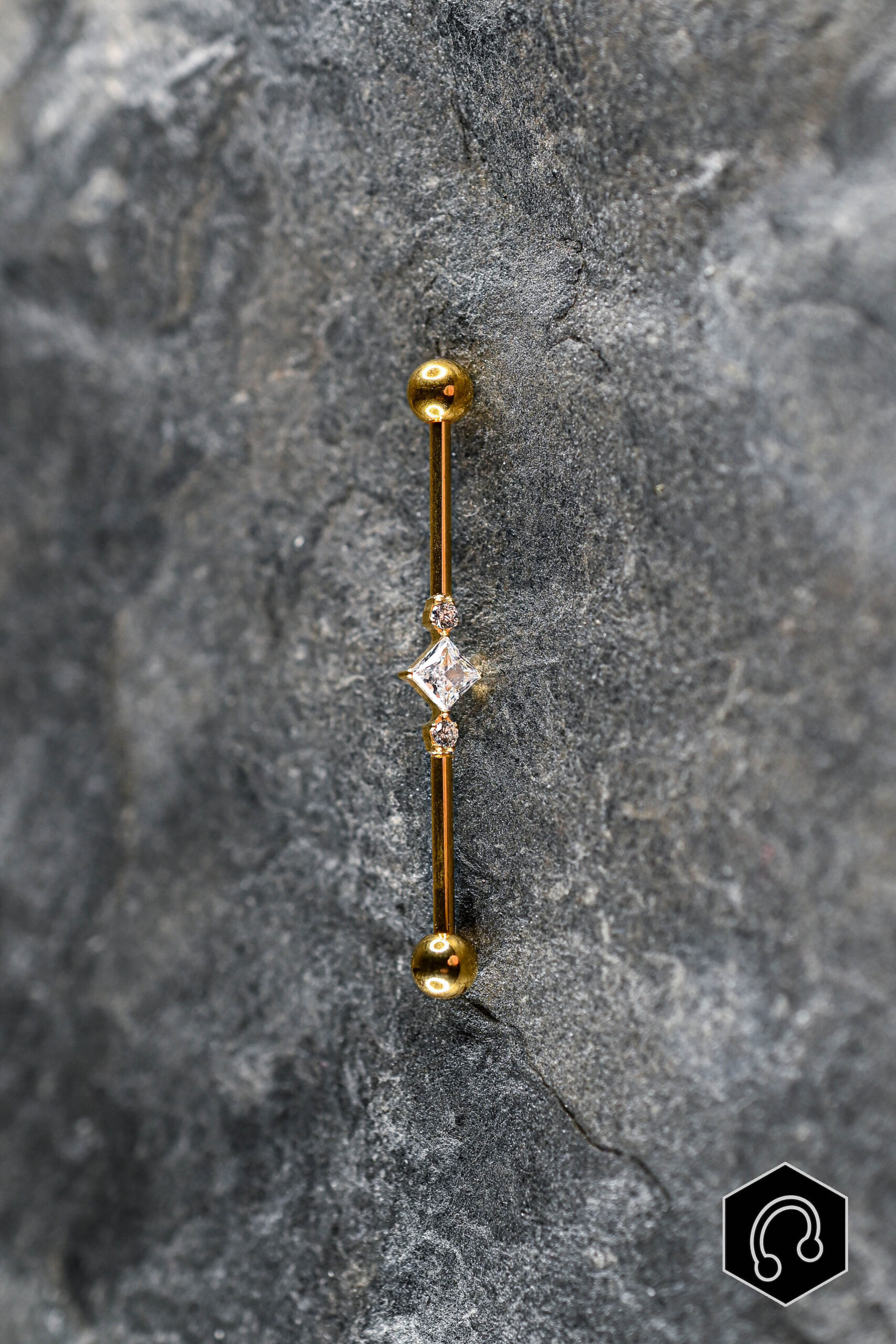 Barre Industriel Titane Doré Crystal Charm