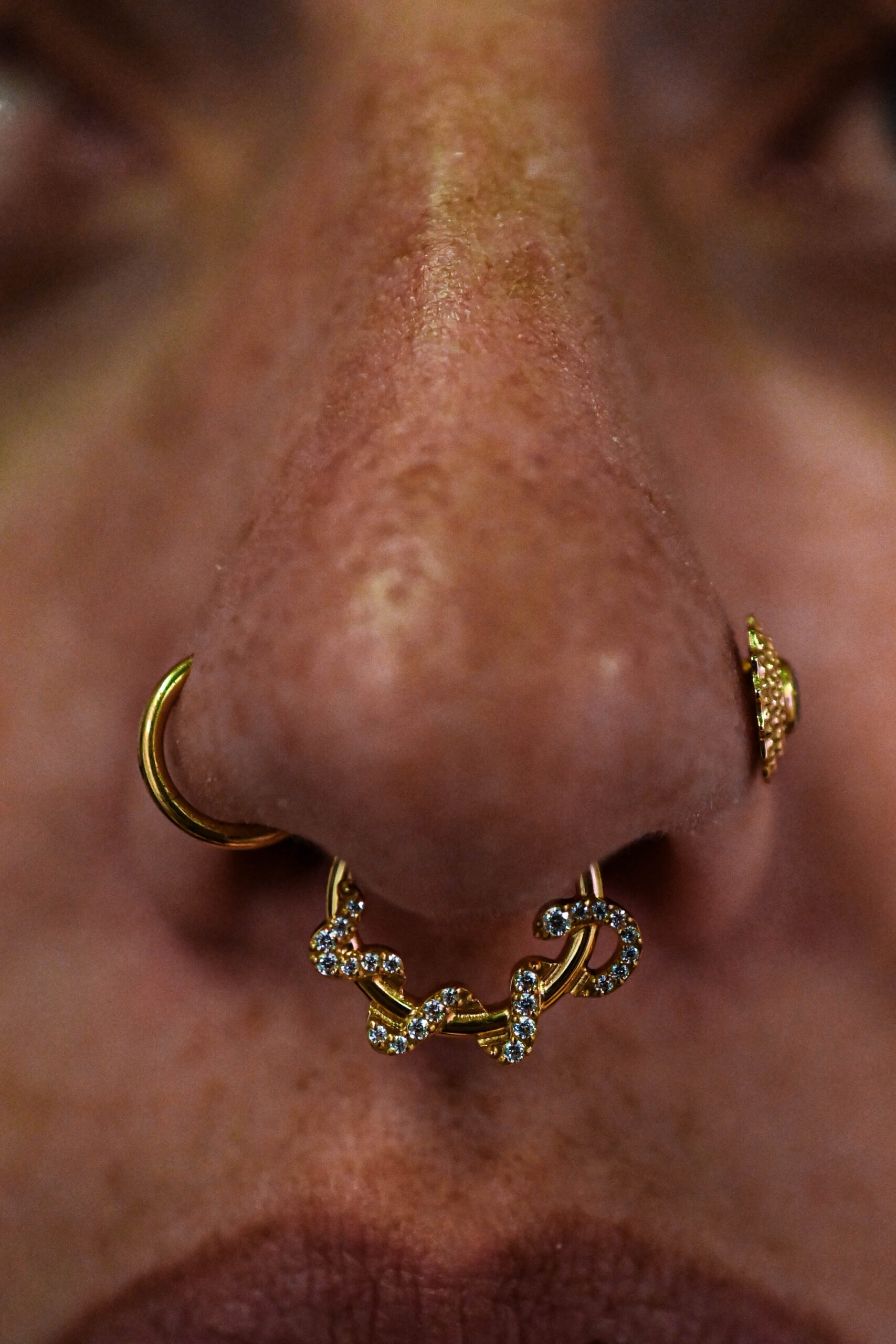 Anneau Clicker Titane Doré Naga