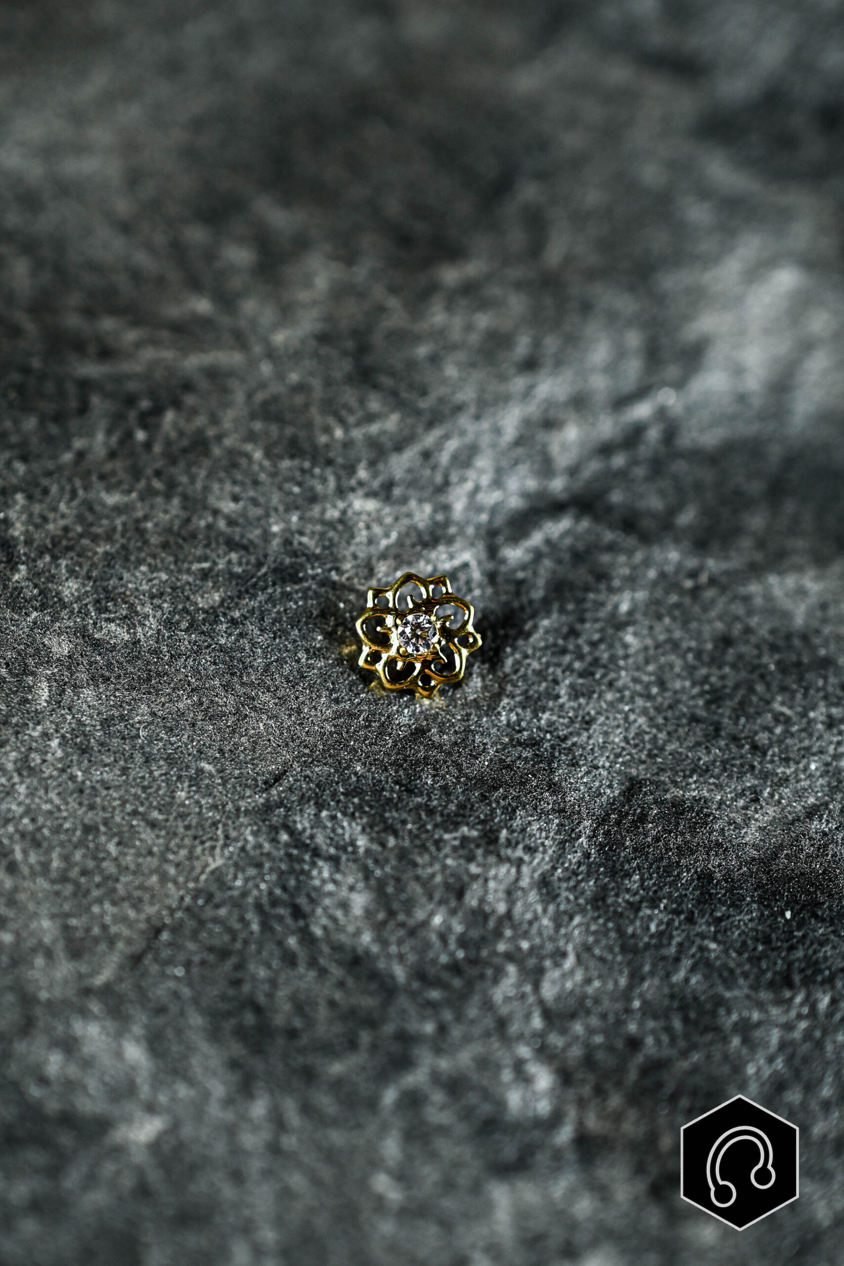 Labret Titane Doré Lotus Glow