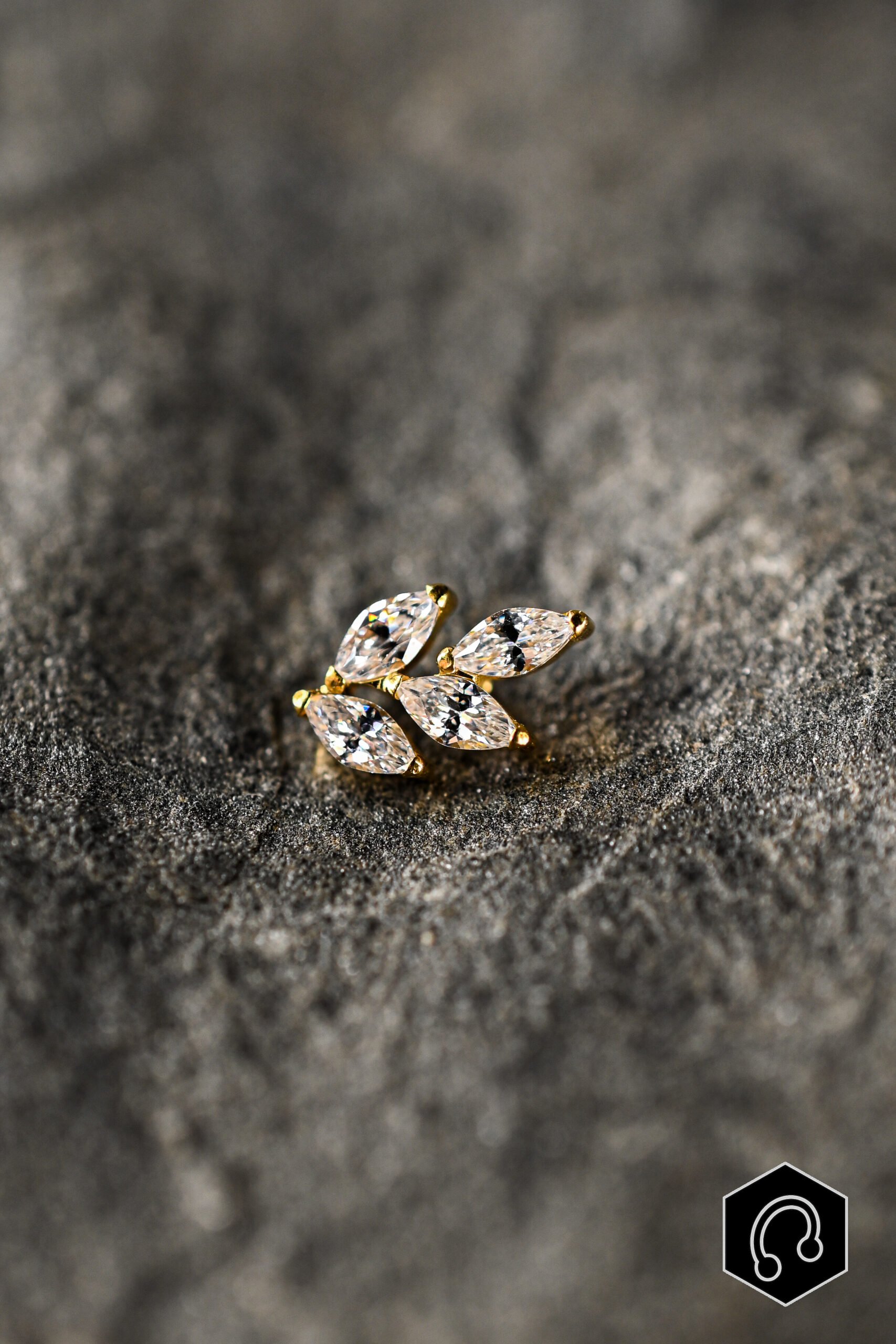 Labret titane doré Crystal Leaf