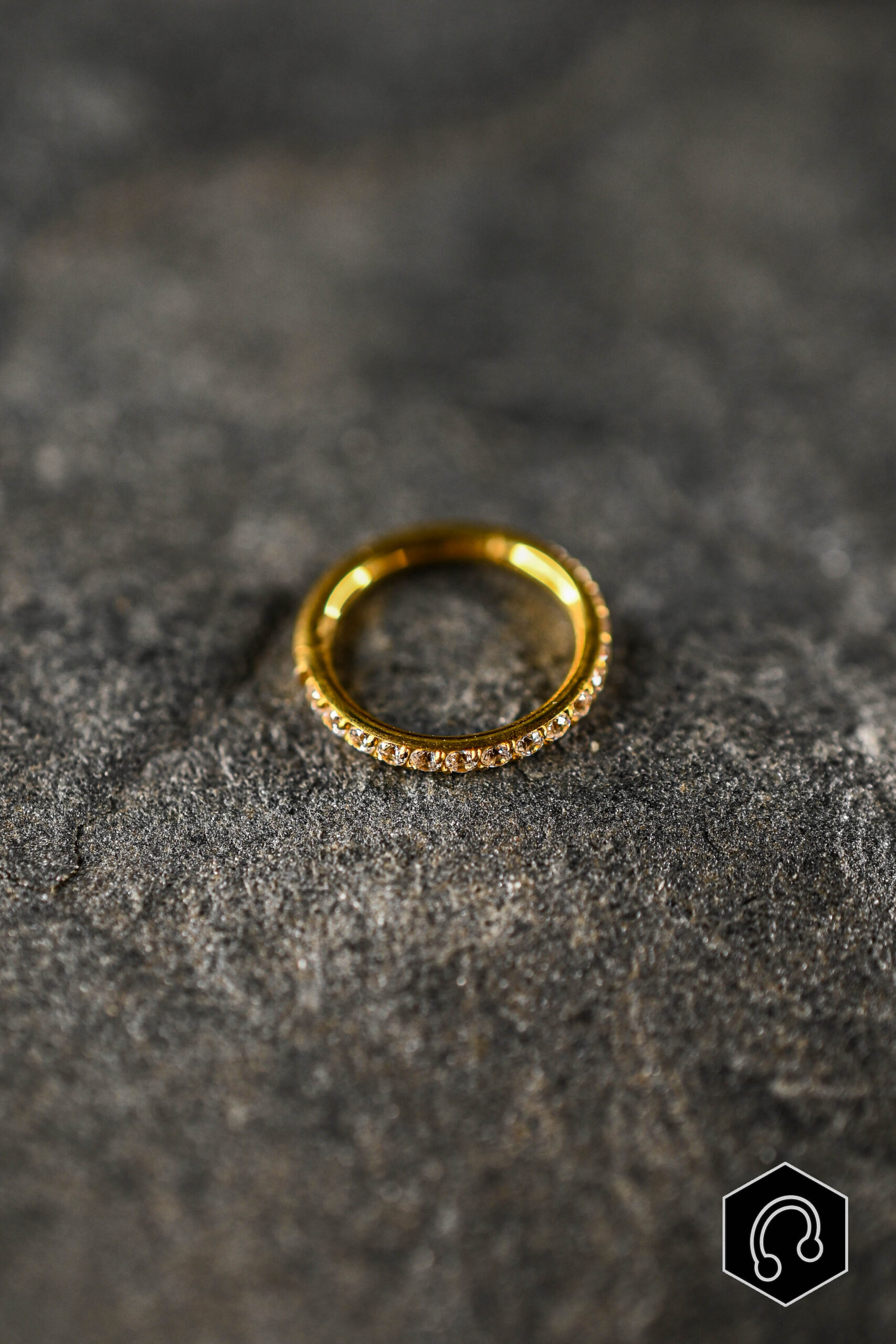 Anneau Clicker Titane Doré Épure