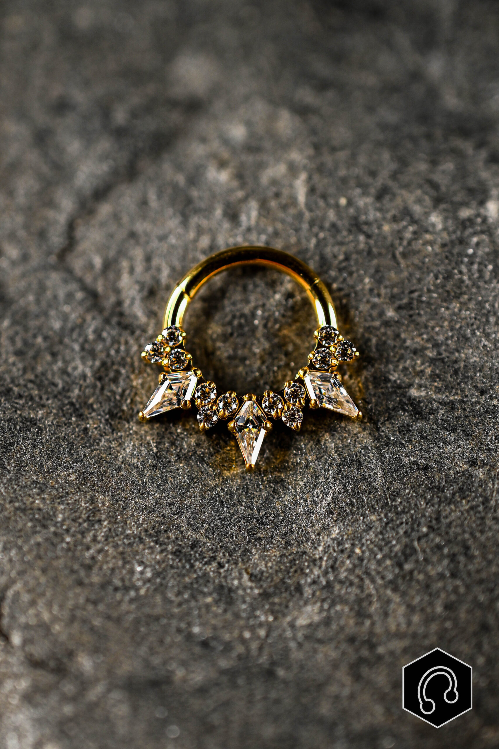 Anneau Clicker Titane Doré Celestial Queen