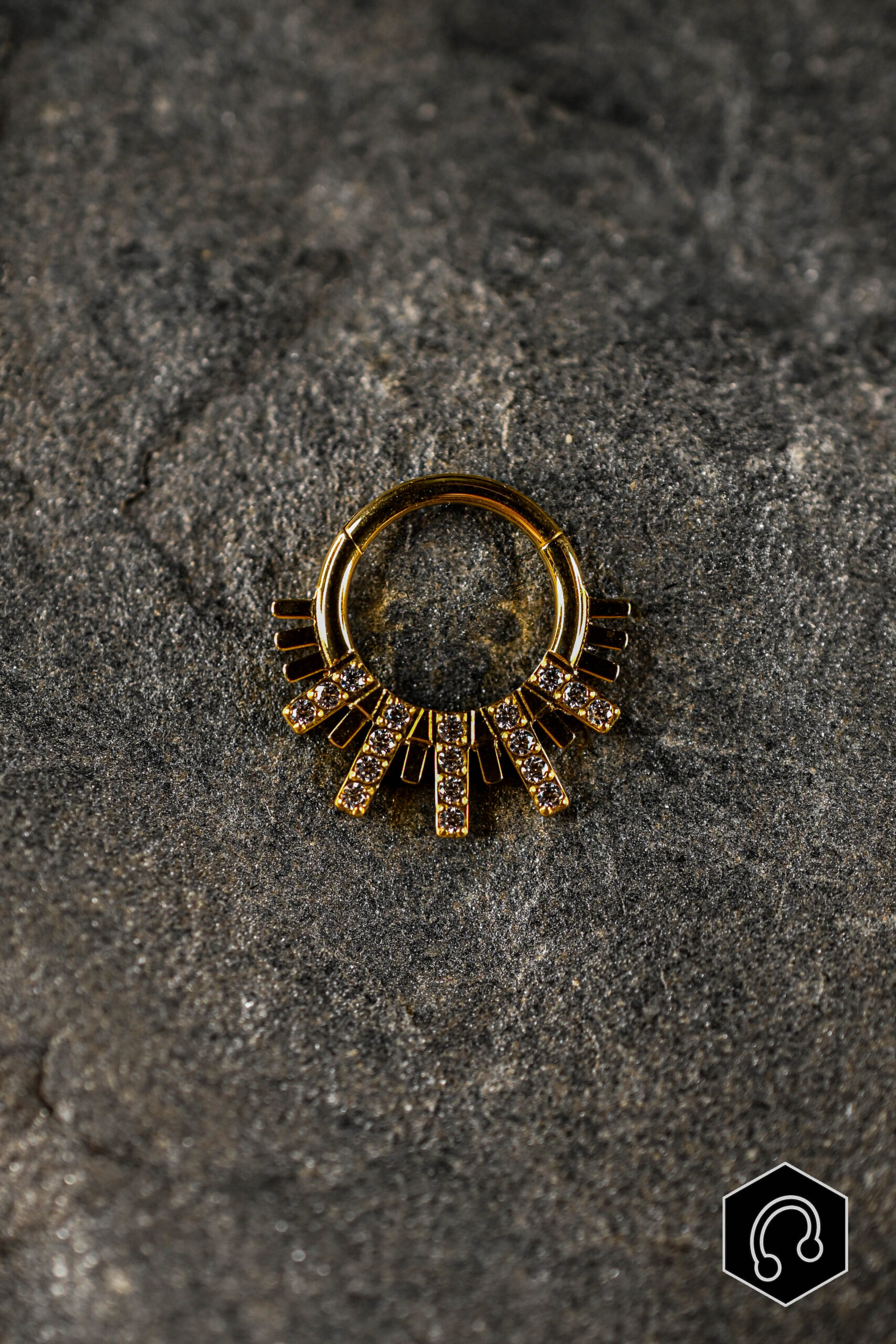 Anneau Clicker Titane Doré Éclat Solaire