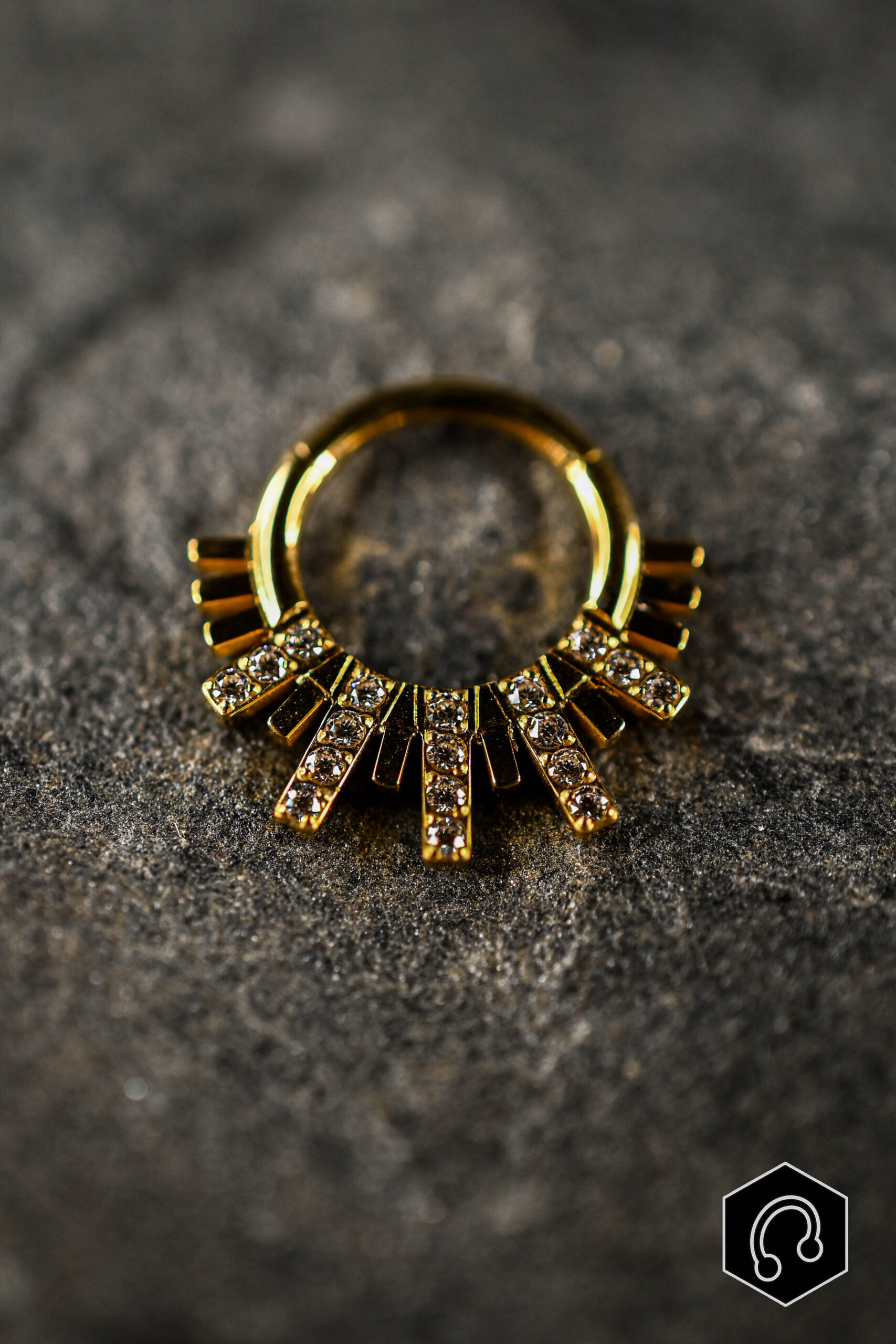 Anneau Clicker Titane Doré Éclat Solaire