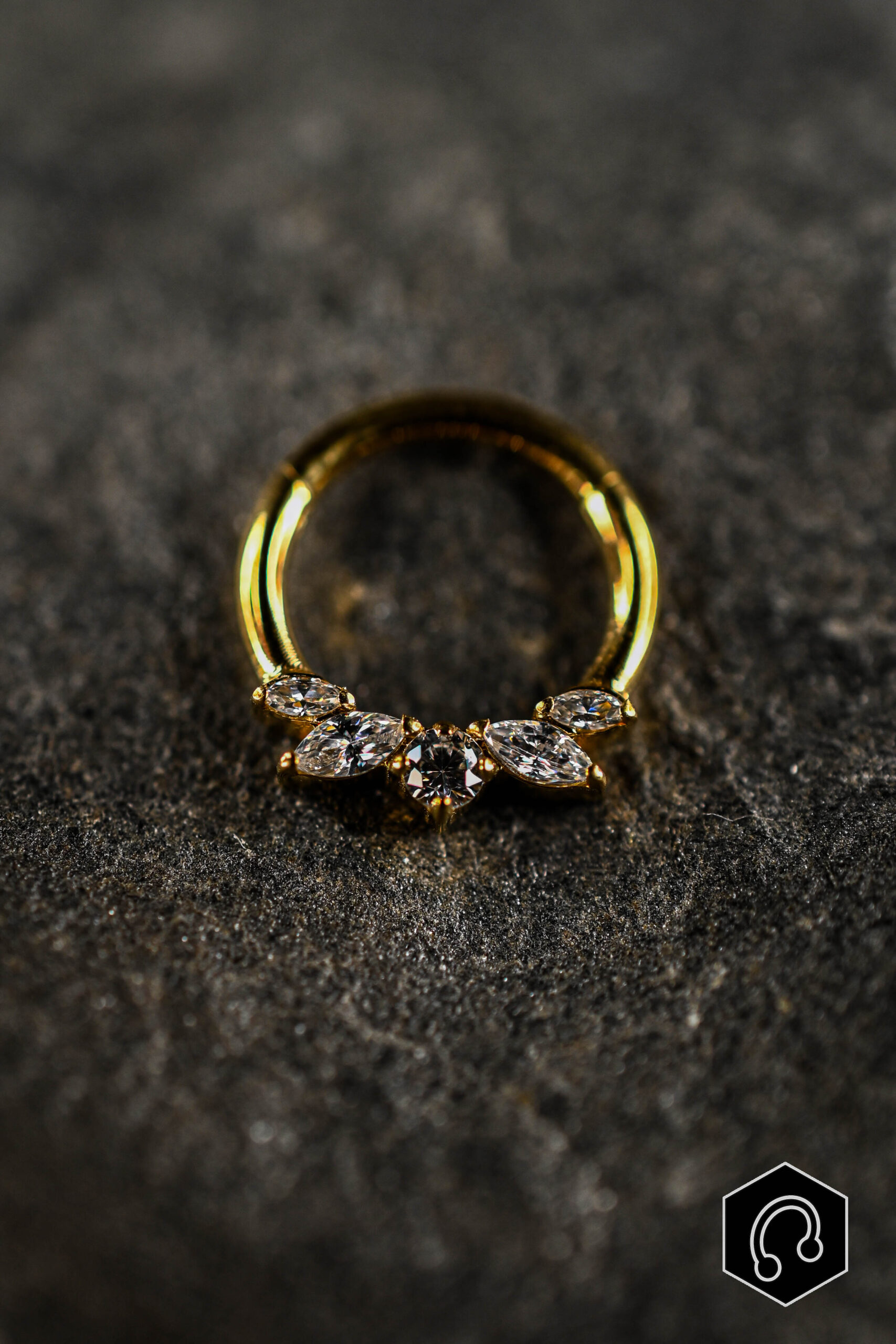 Anneau Clicker Titane Doré Aurora Petals