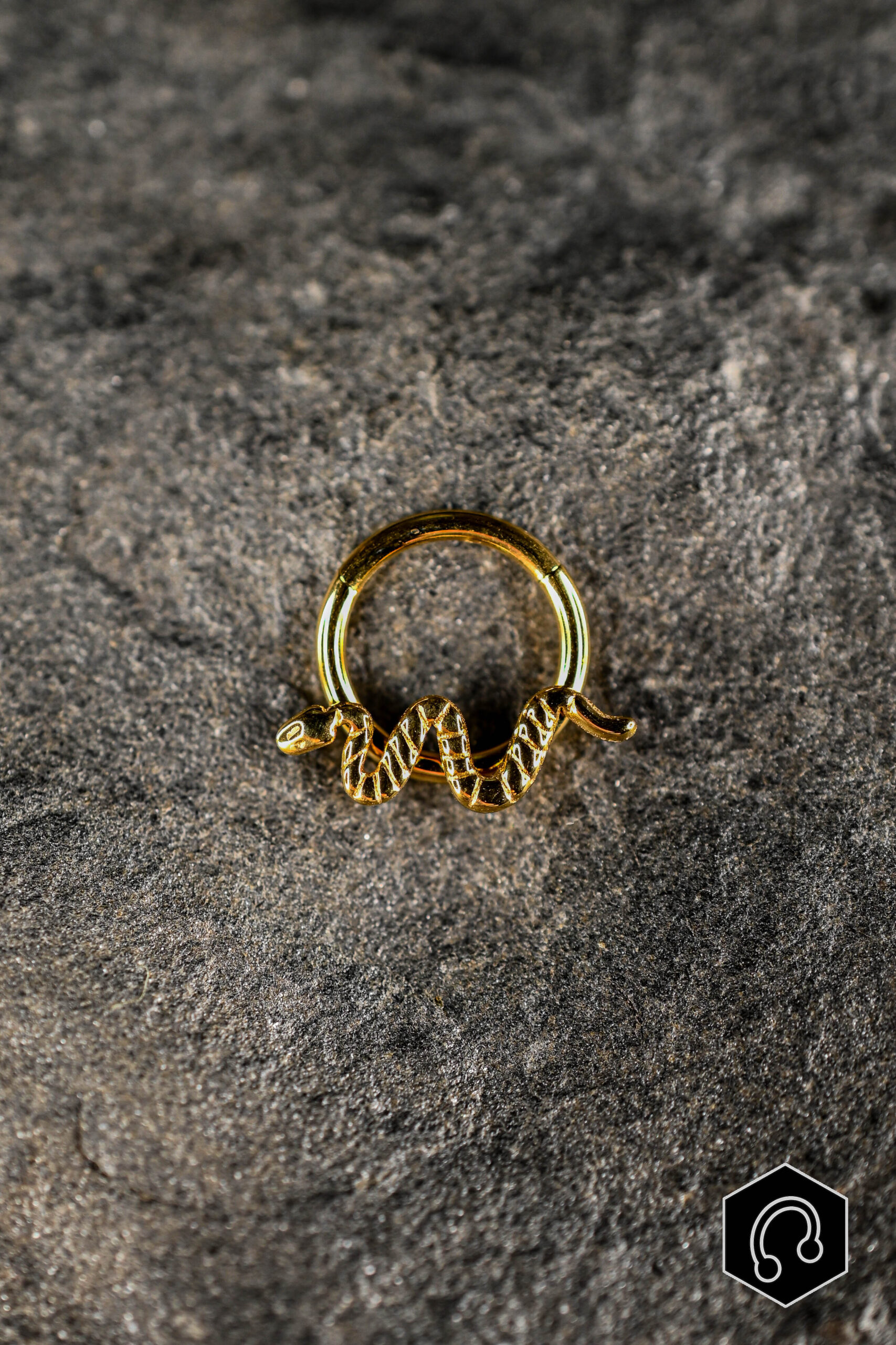 Anneau clicker titane doré Cobra