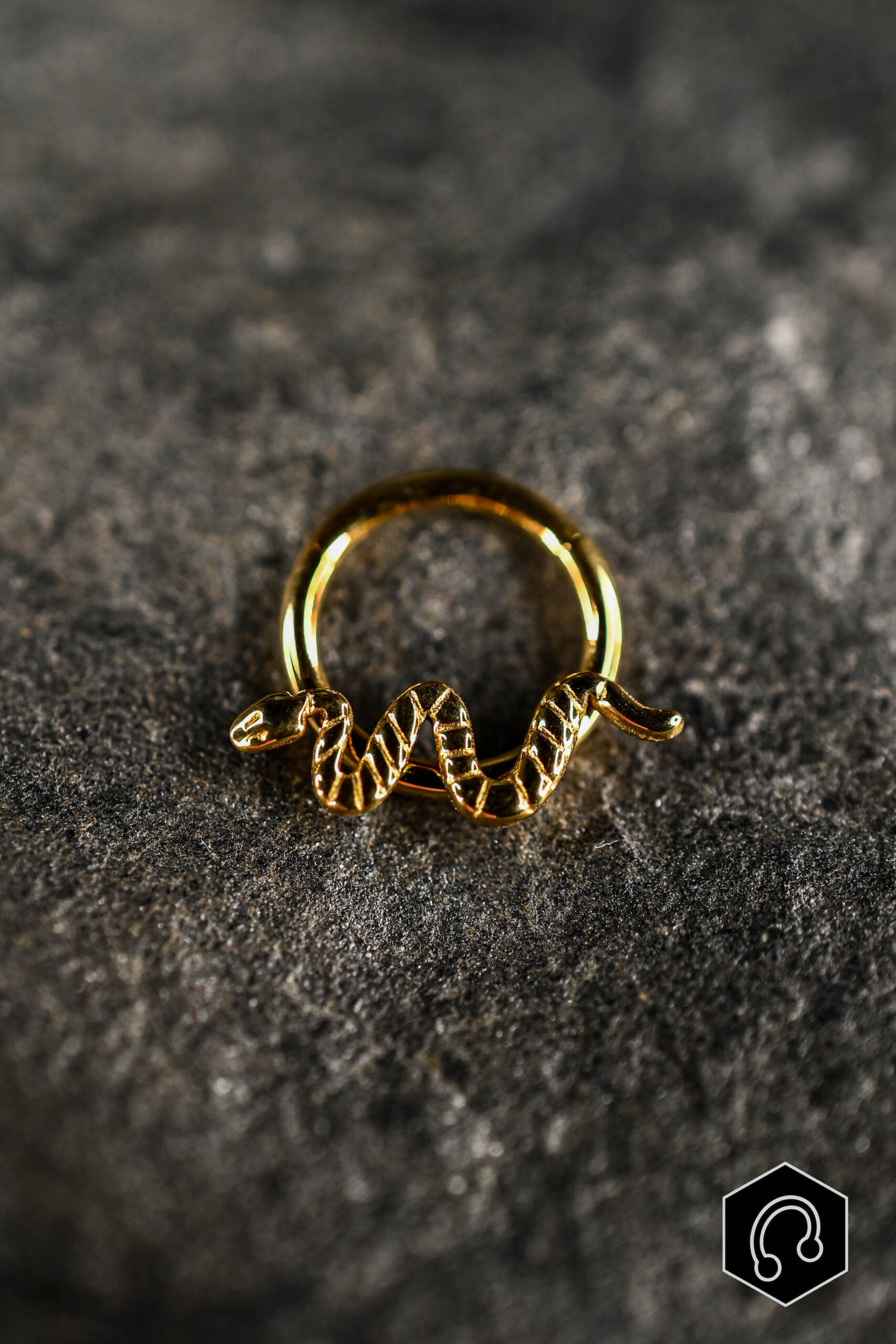 Anneau Clicker Titane Doré Cobra