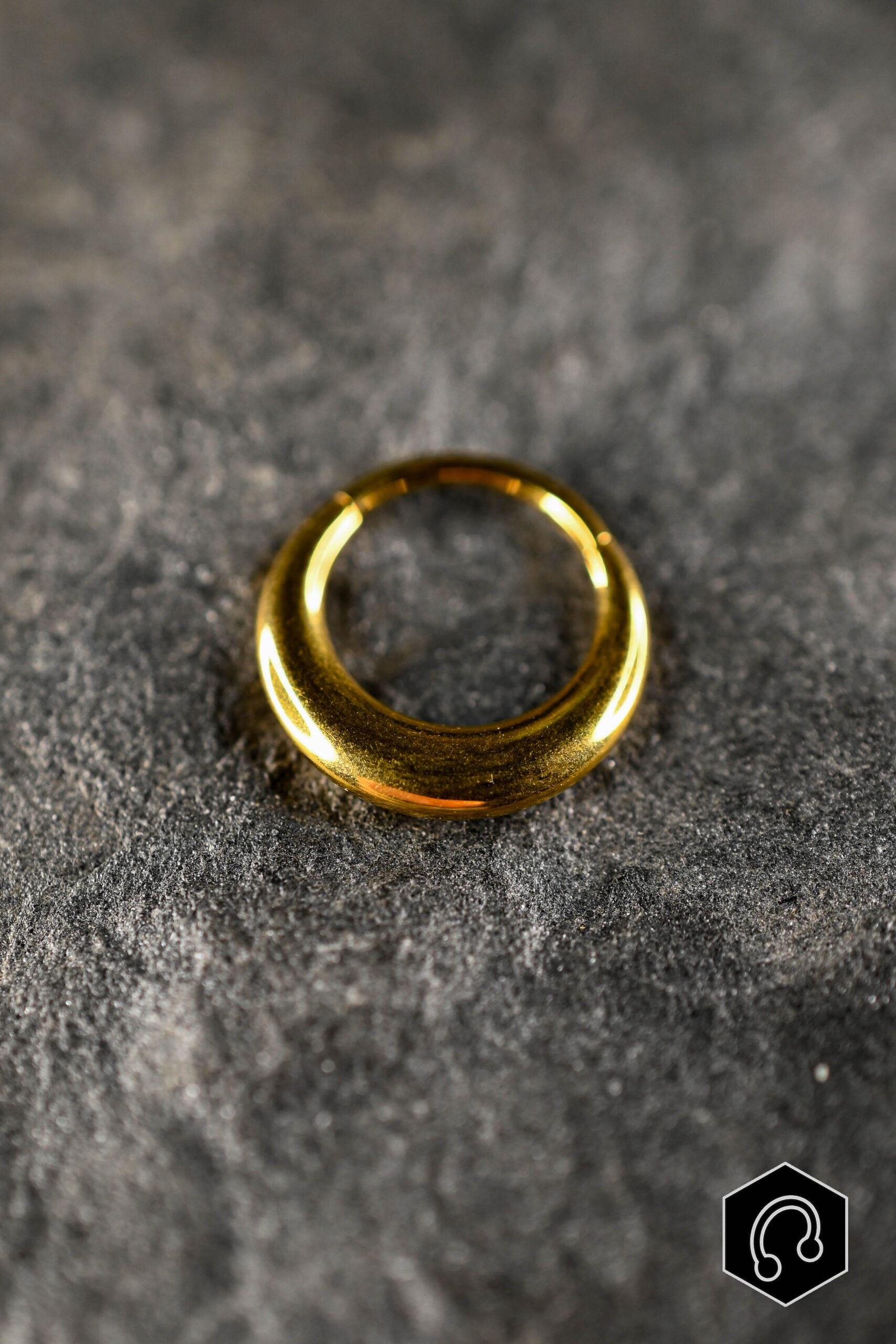 Anneau Clicker Titane Doré Dome