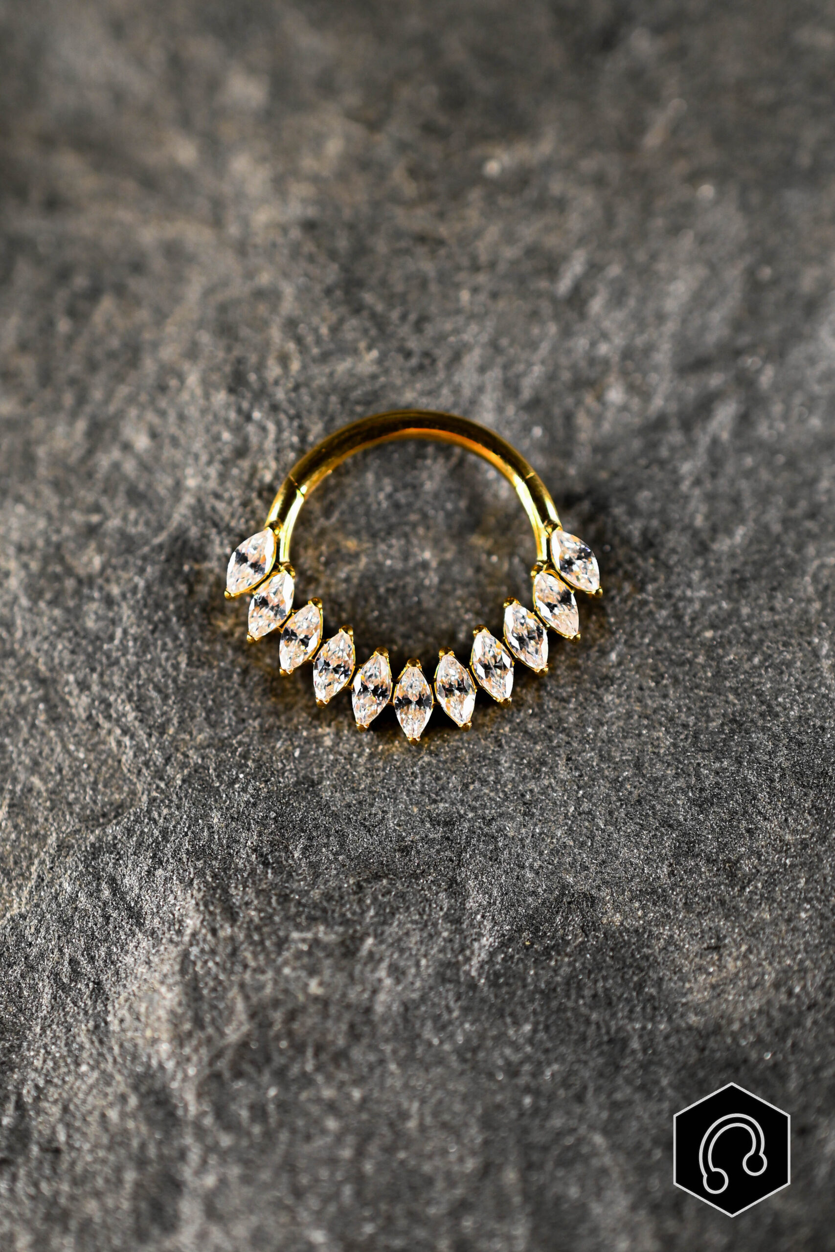 Anneau Clicker Titane Golden Bloom