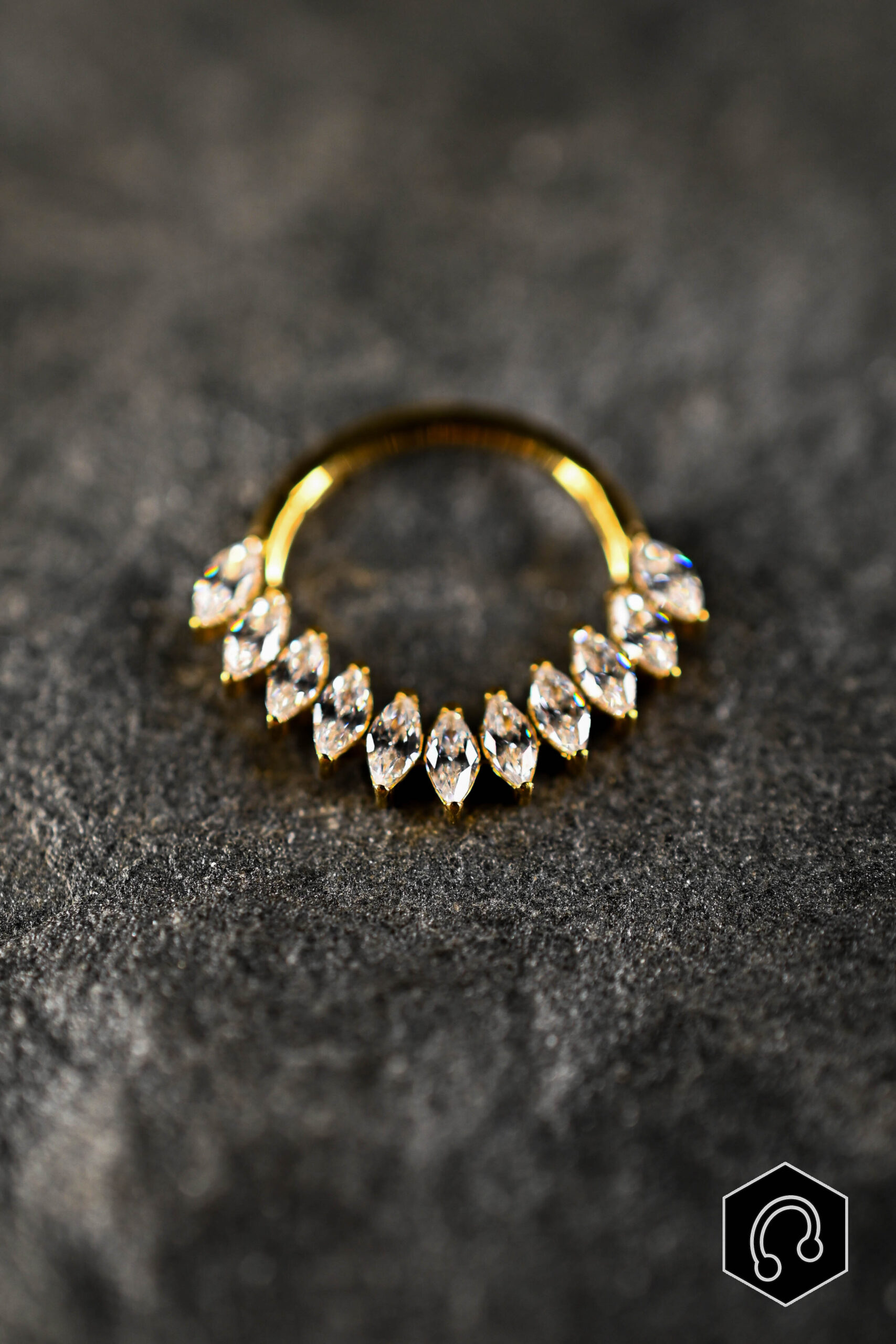 Anneau Clicker Titane Golden Bloom