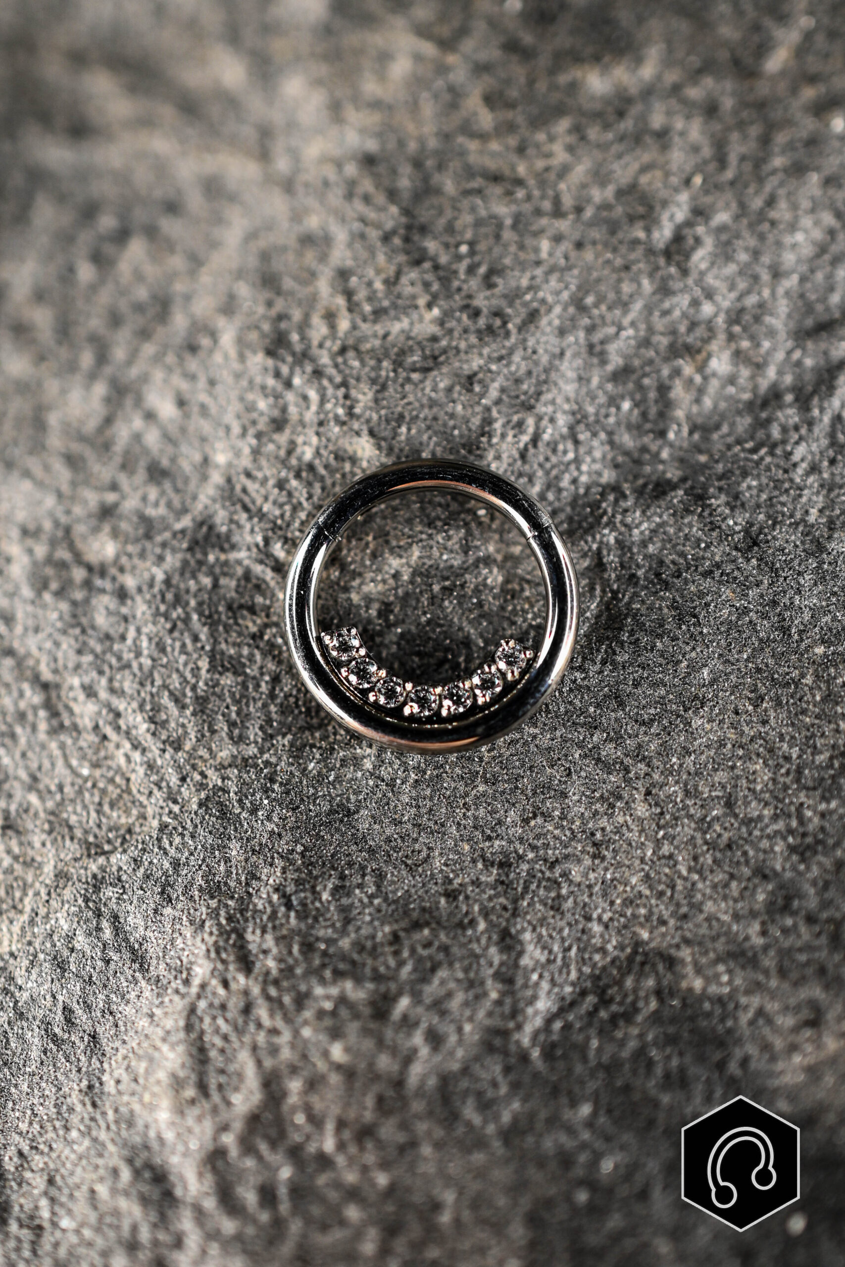 Anneau Clicker Titane Argenté Celestial Curve