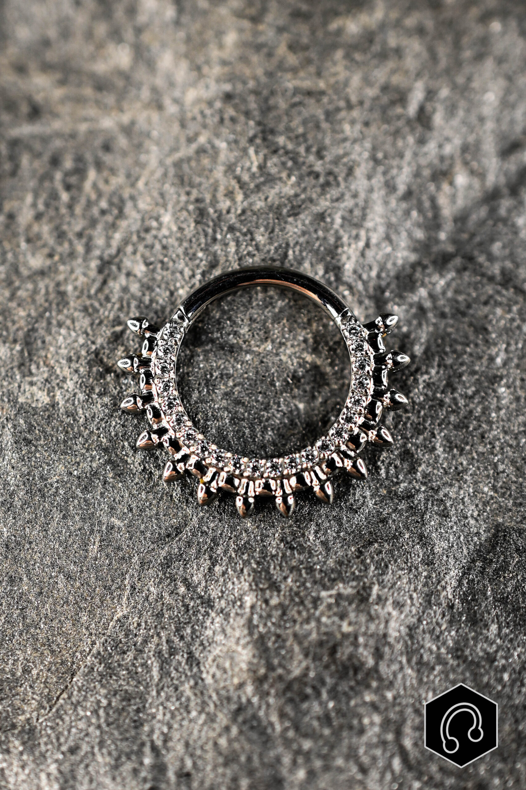 Anneau Clicker Titane Argenté Crown Spike