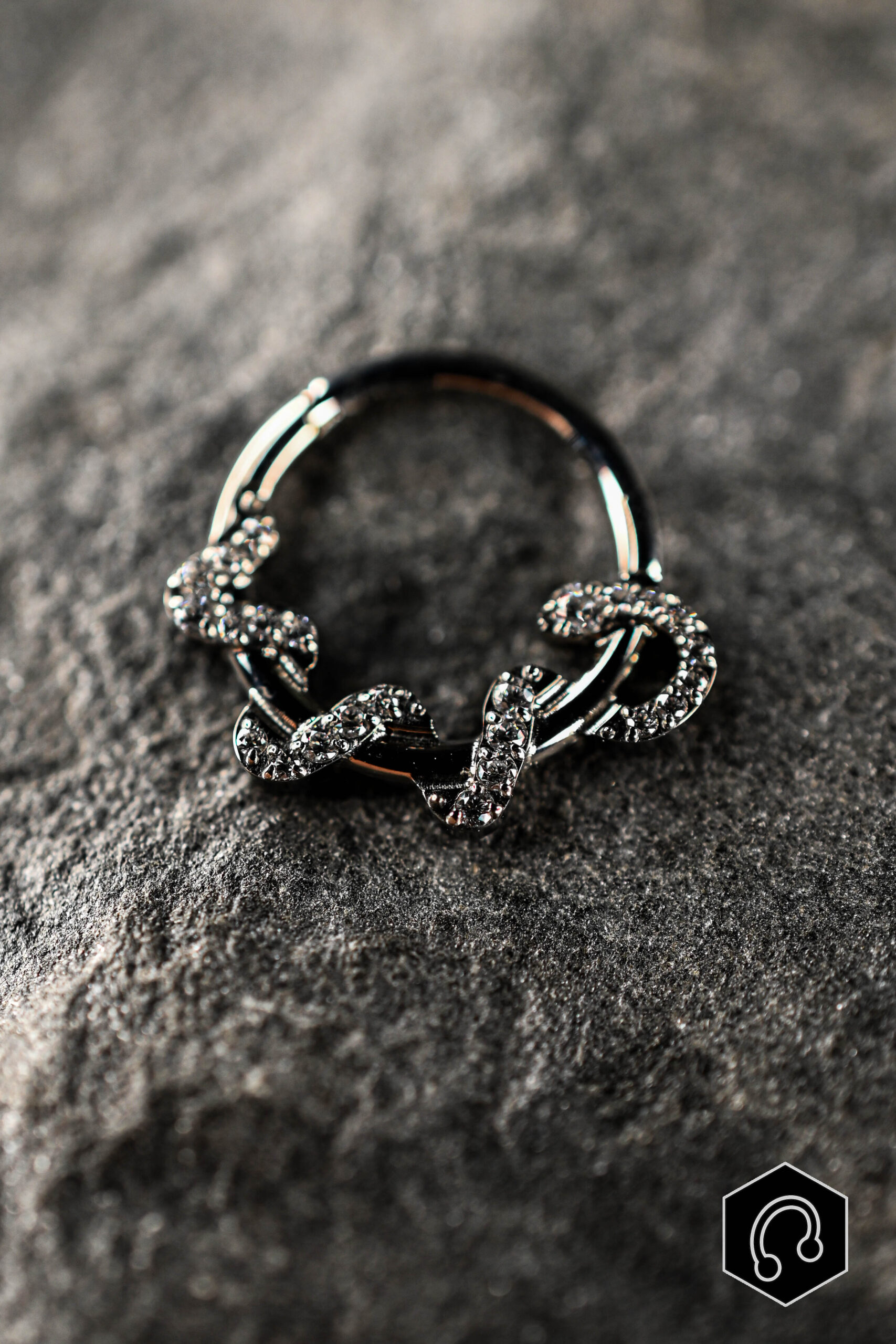 Anneau Clicker Titane Argenté Naga