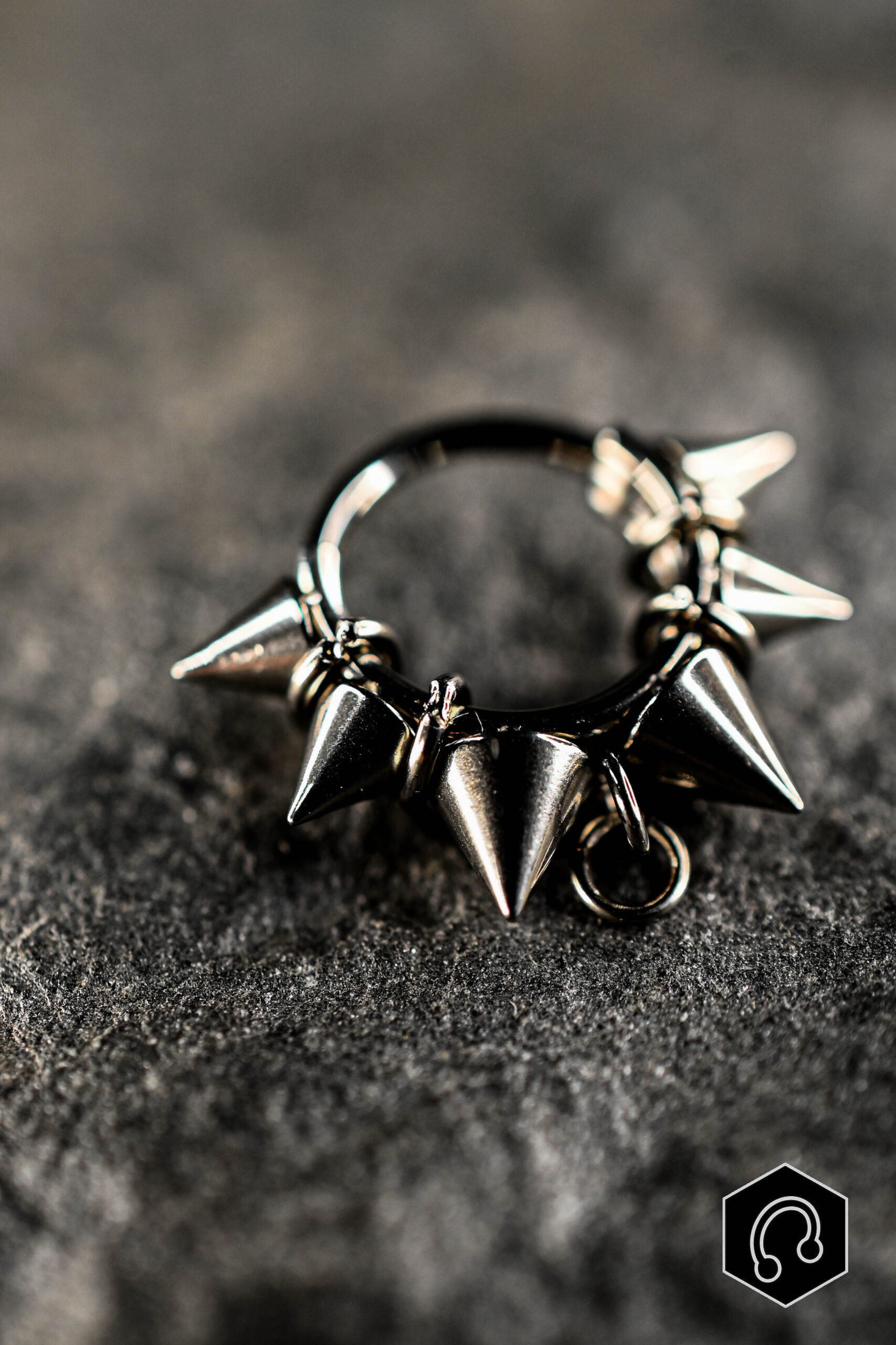 Anneau Clicker Titane Spike Riot