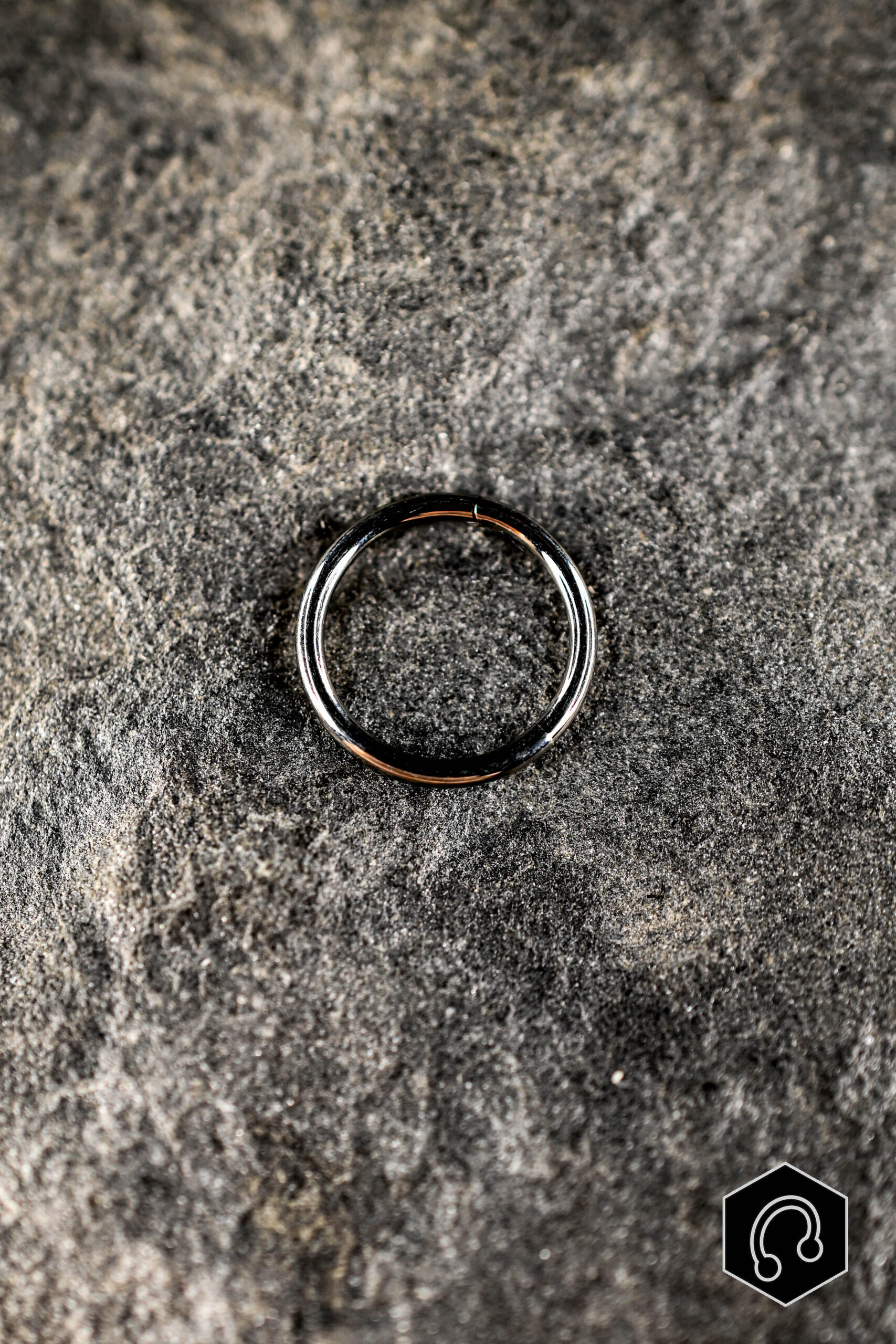 Anneau clicker titane 0.8 Essential