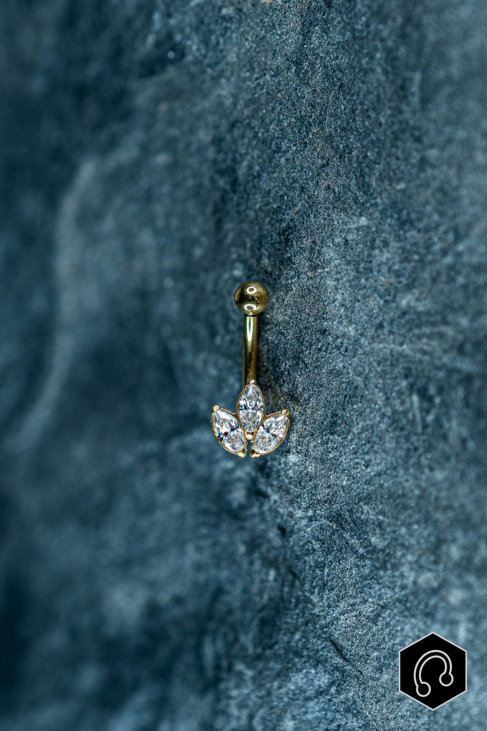 bijou rook titane doré trinity bloom gold fleur zircon