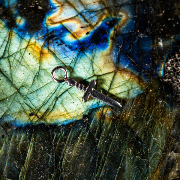 Charm Titane Argenté Dague