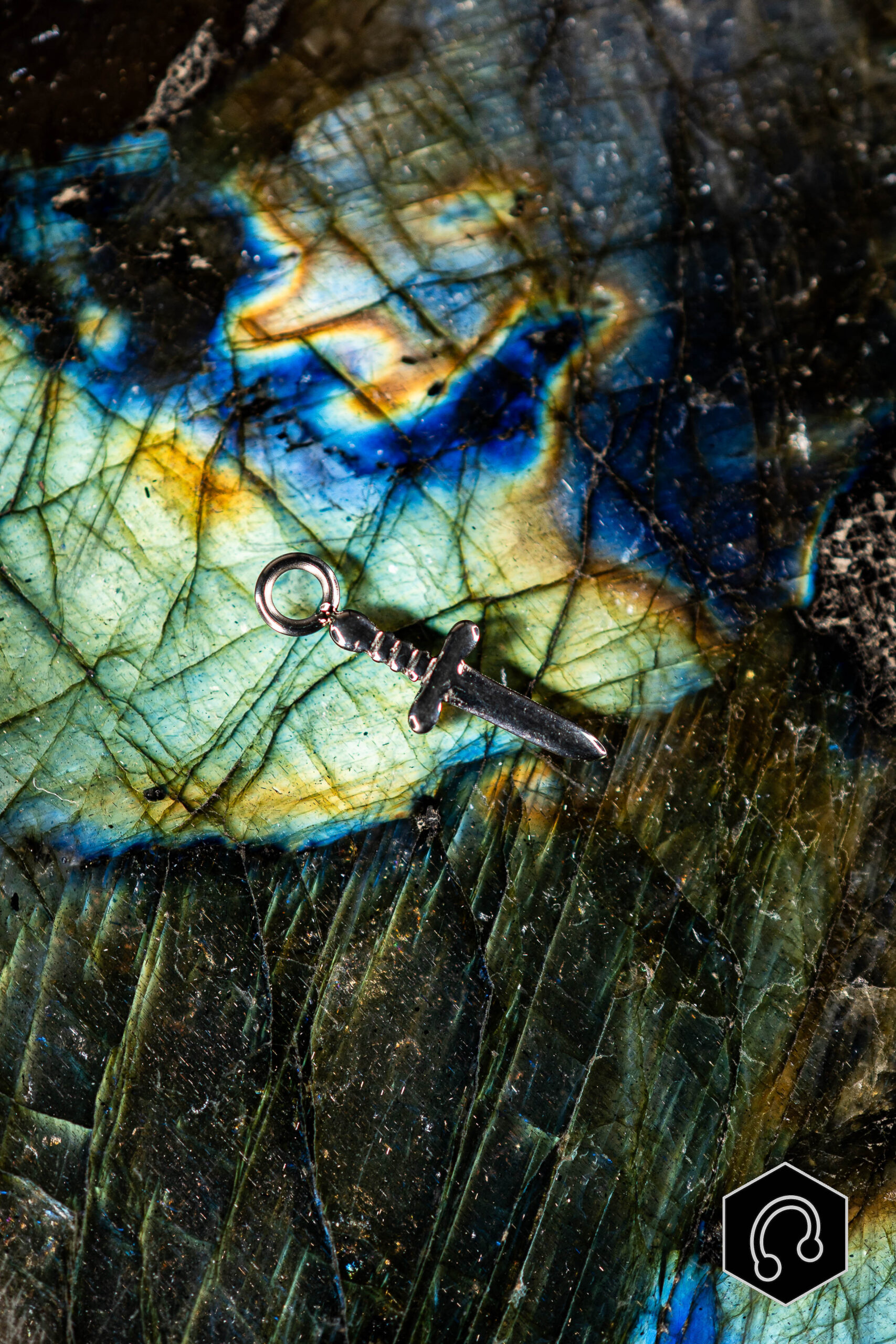 Charm Titane Argenté Dague