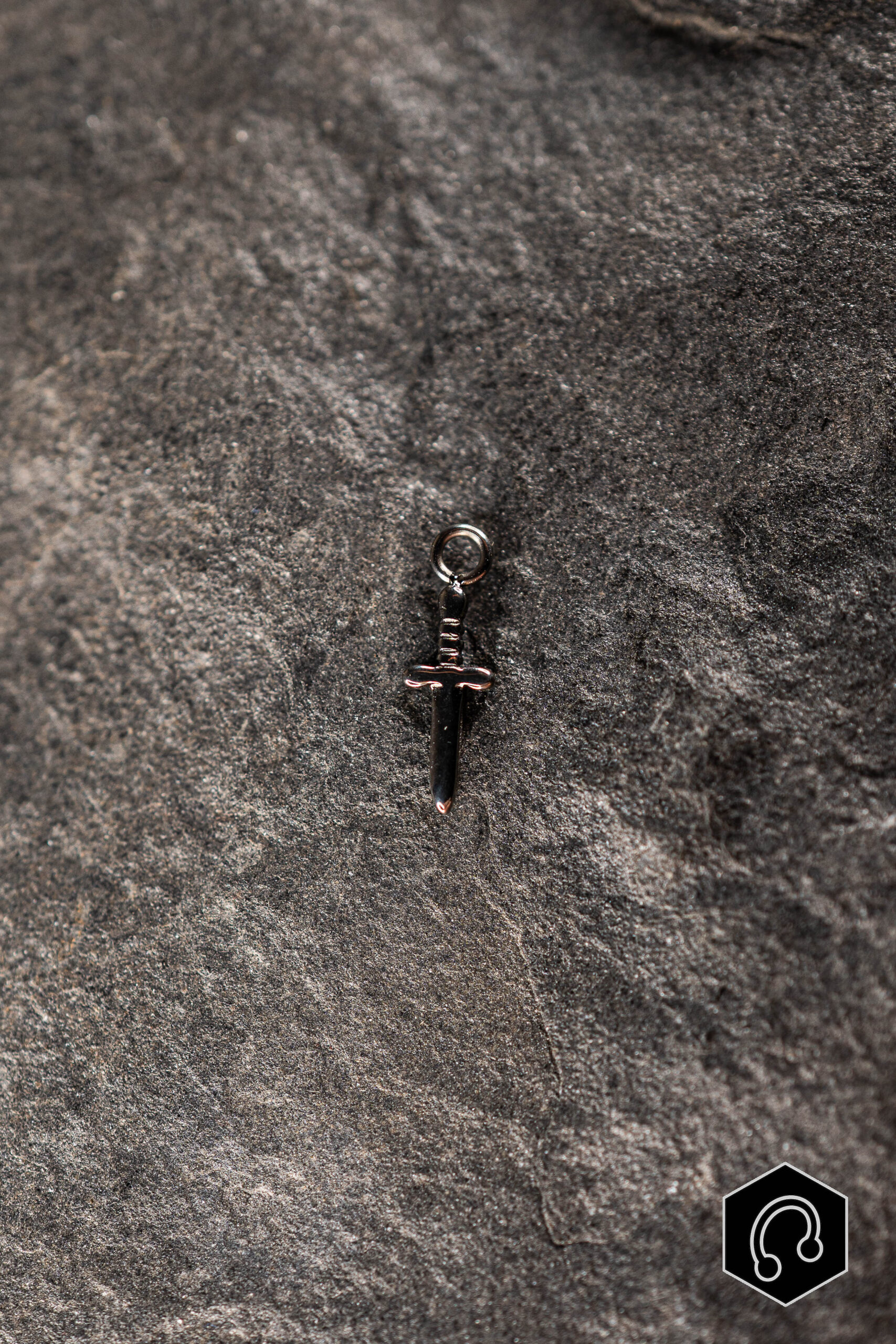 Charms Titane Argenté Dague