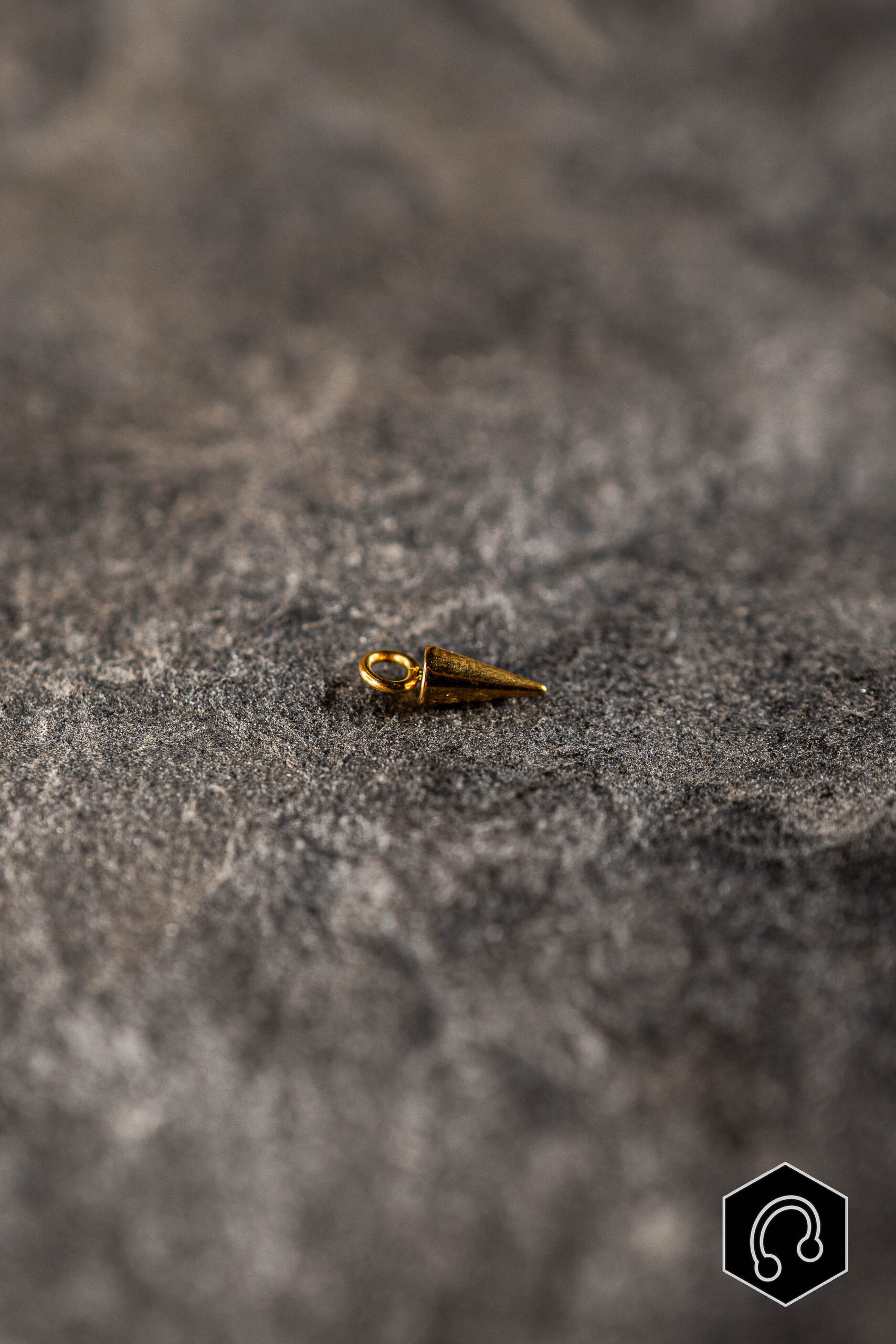 Charm Titane Doré Spike