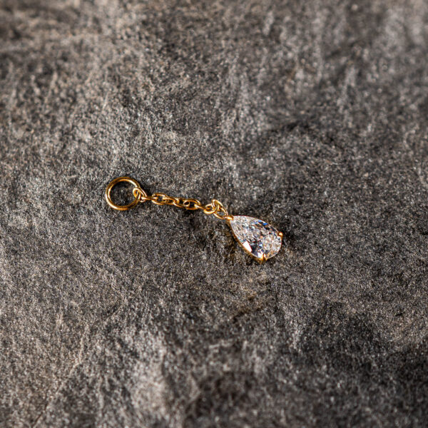 Charm titane doré Crystal Tear