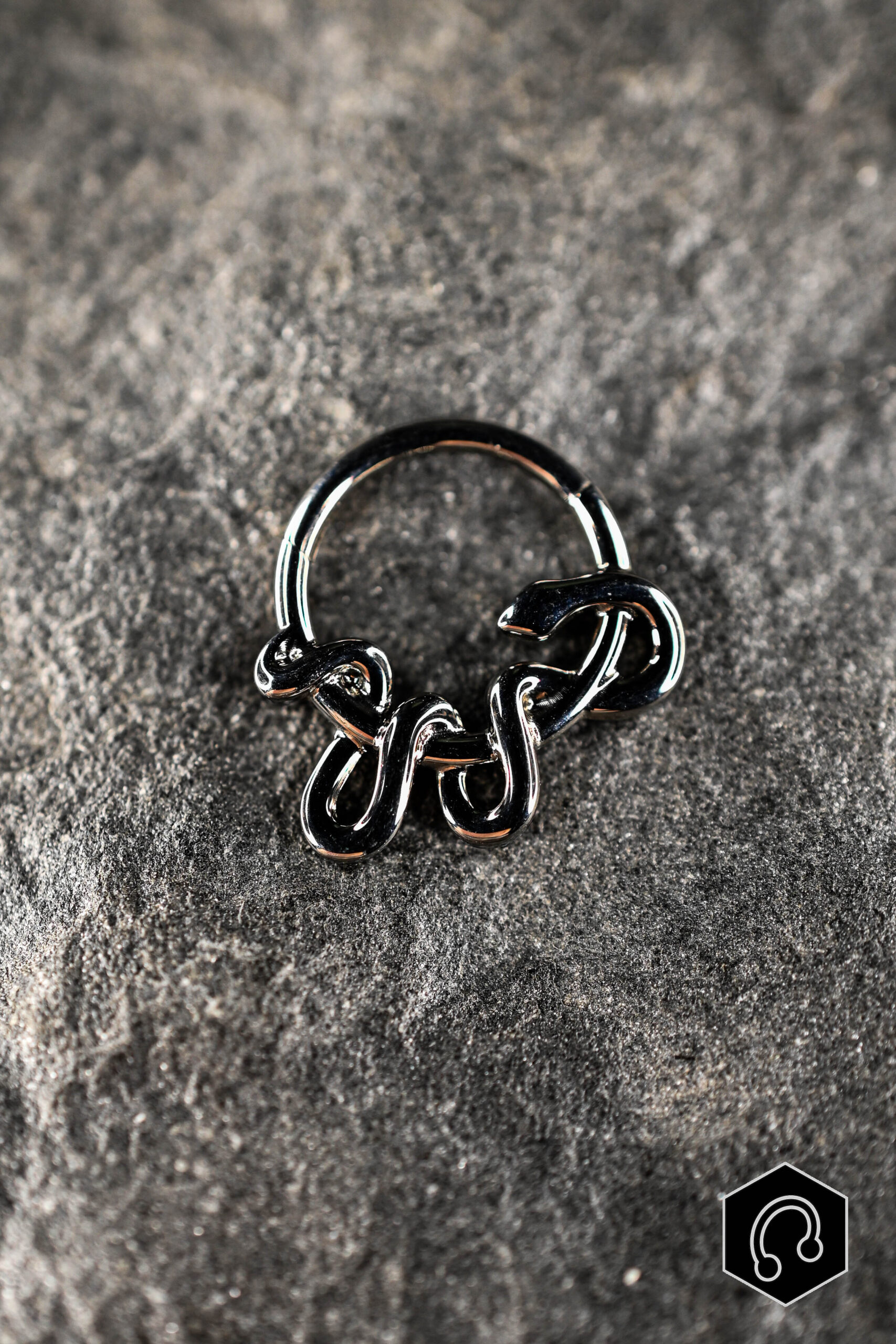 Anneau Clicker Titane Argenté Snaky