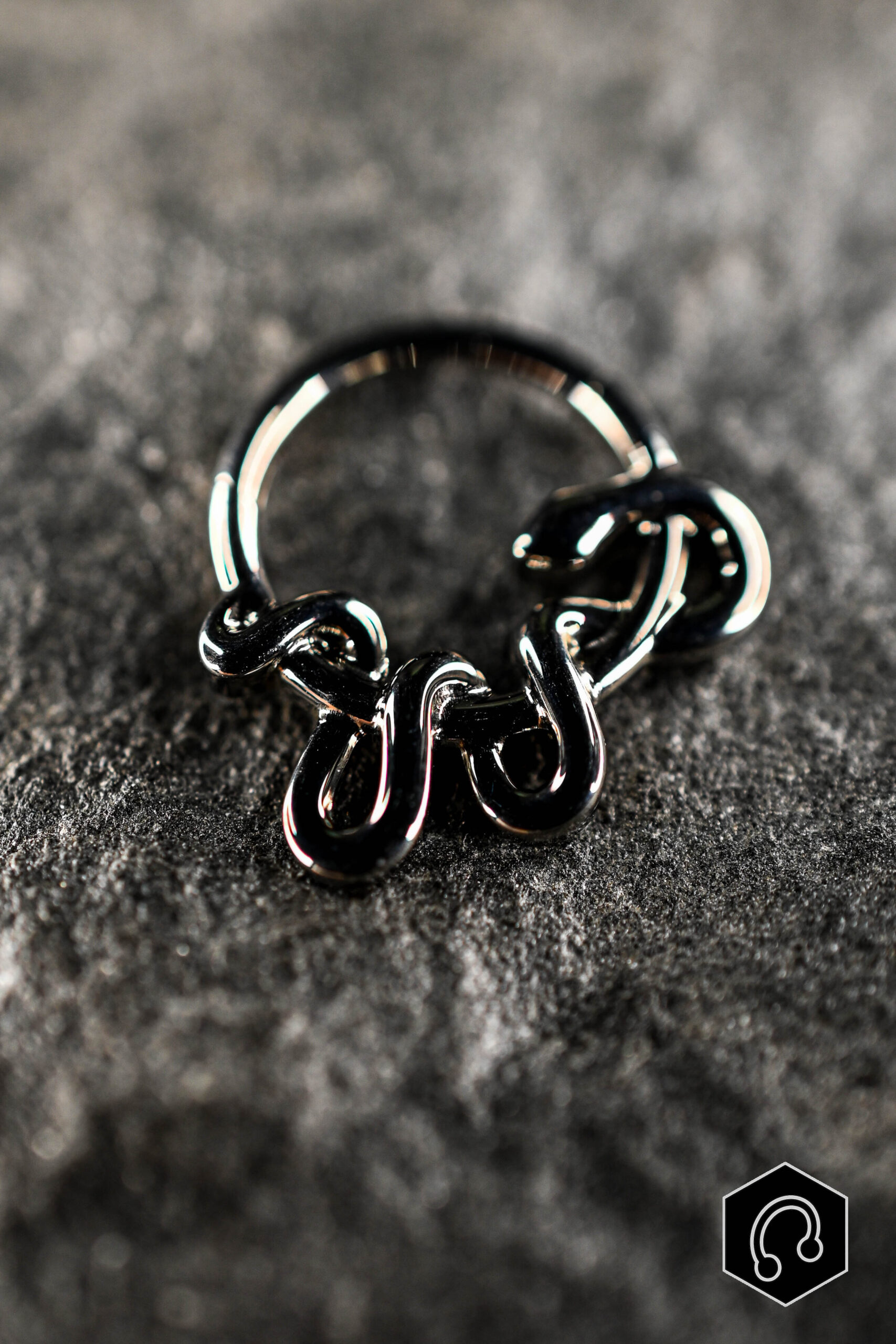 Anneau Clicker Titane Argenté Snaky