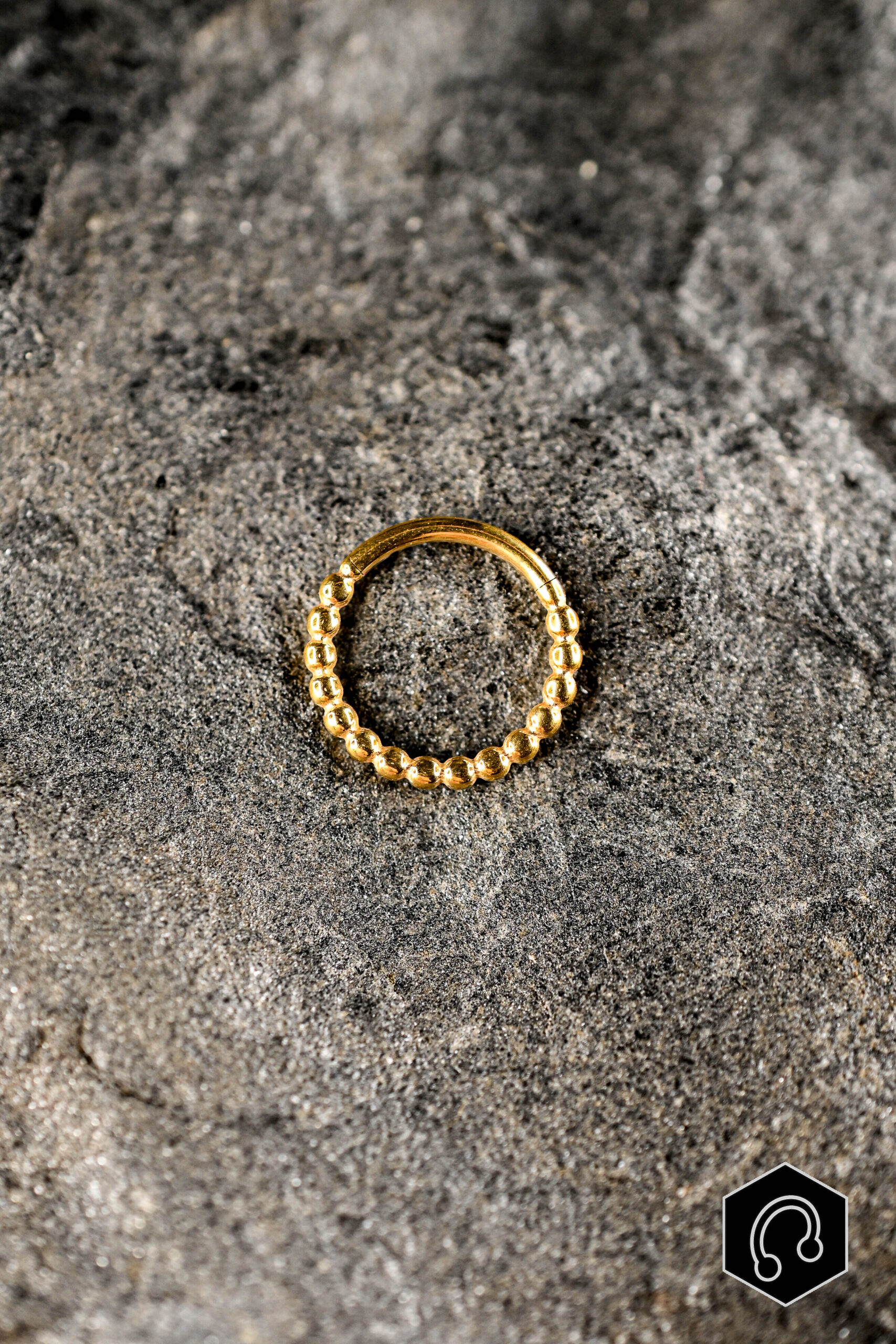 Anneau Clicker Titane Doré Beads