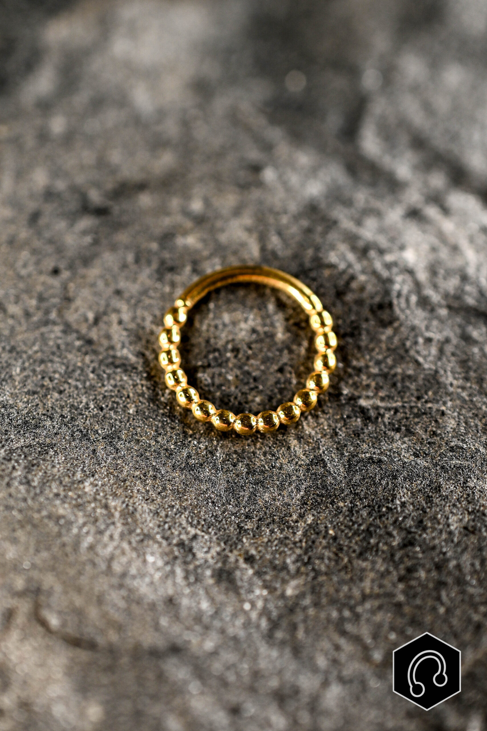 Anneau Clicker Titane Doré Beads