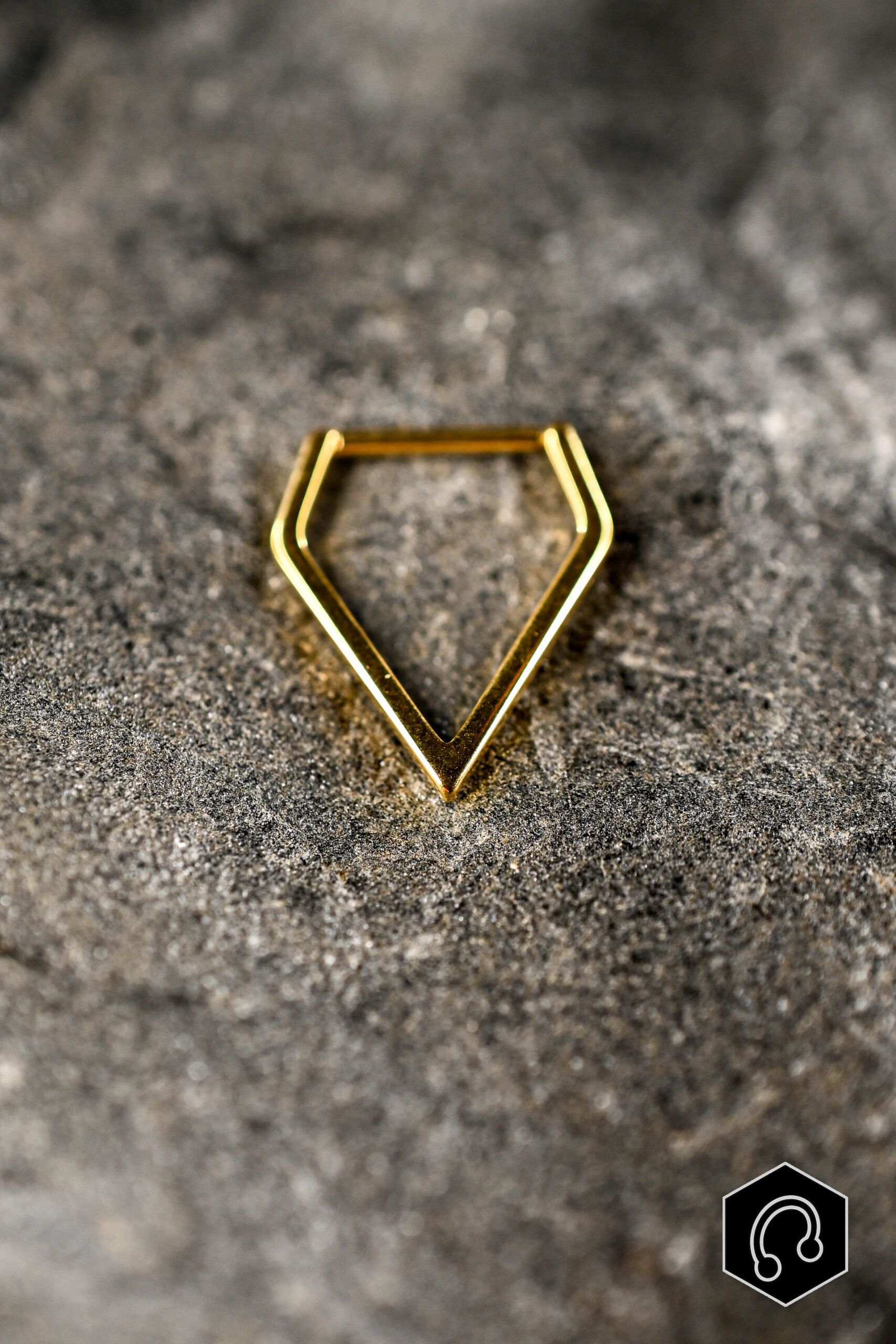 Anneau Clicker Titane Doré Arrowline