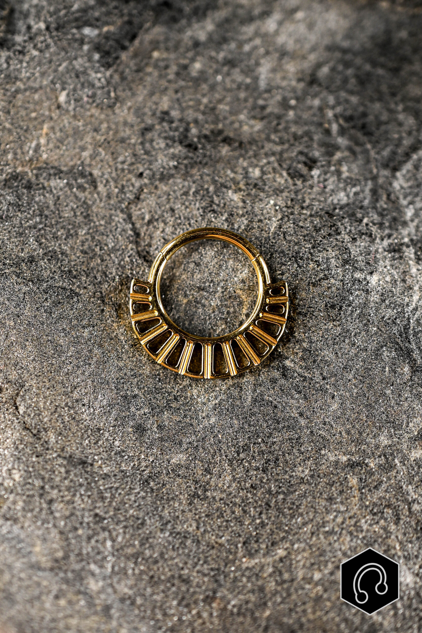 Anneau Clicker Doré Solar Crest