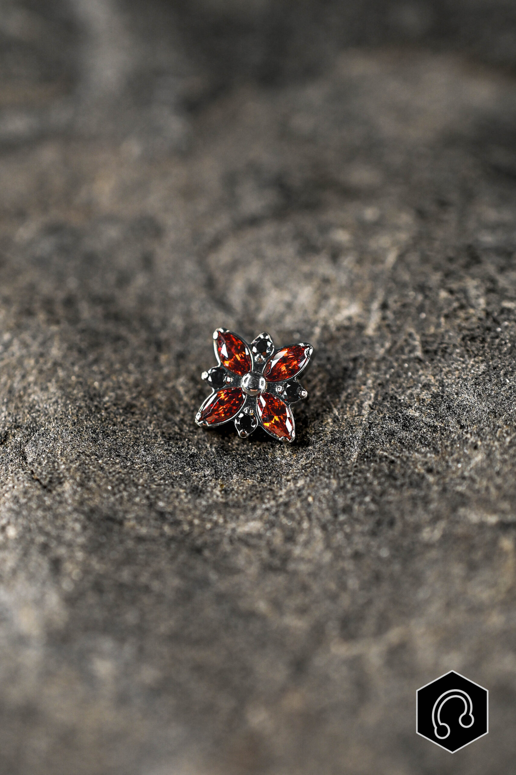 Labret titane argenté Crimson Bloom