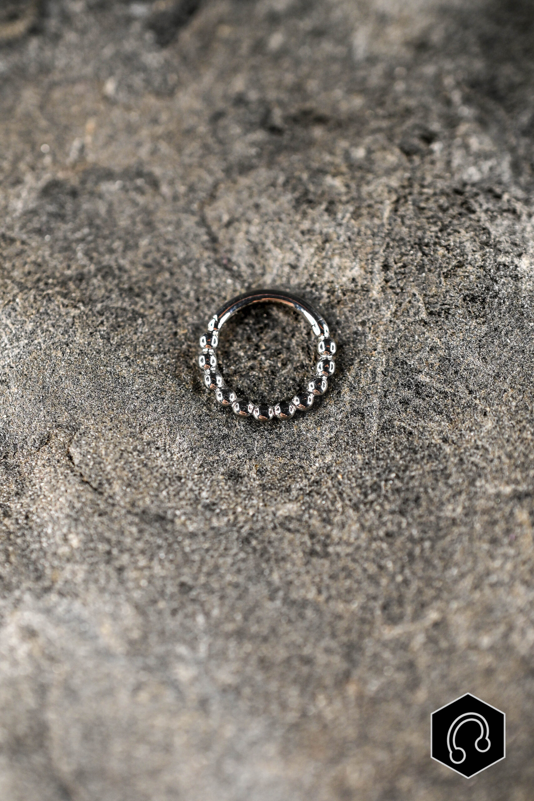 Anneau Clicker Titane Argenté Beads