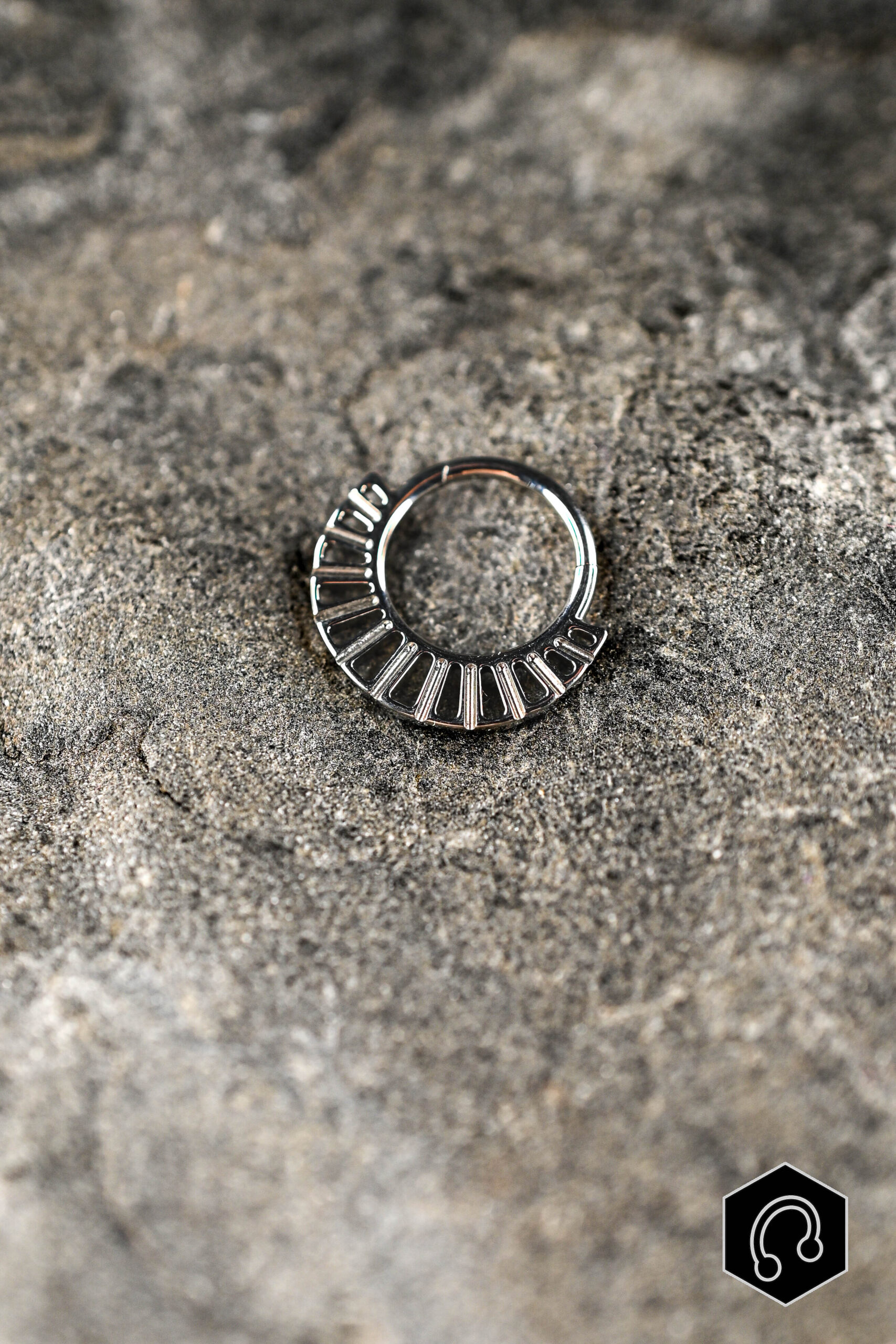 Anneau Clicker Argenté Solar Crest