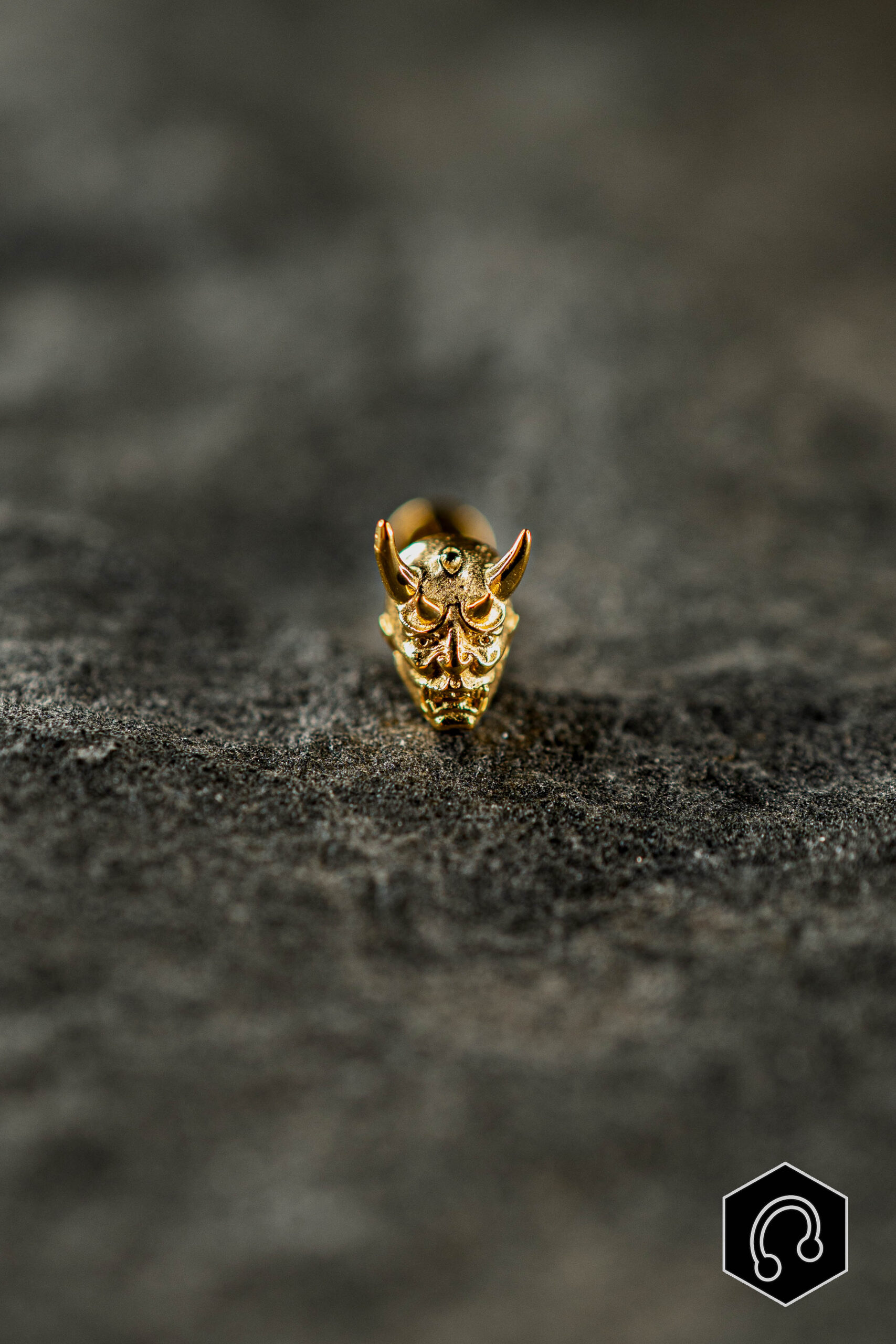 Labret Titane Doré Kuro-hannya