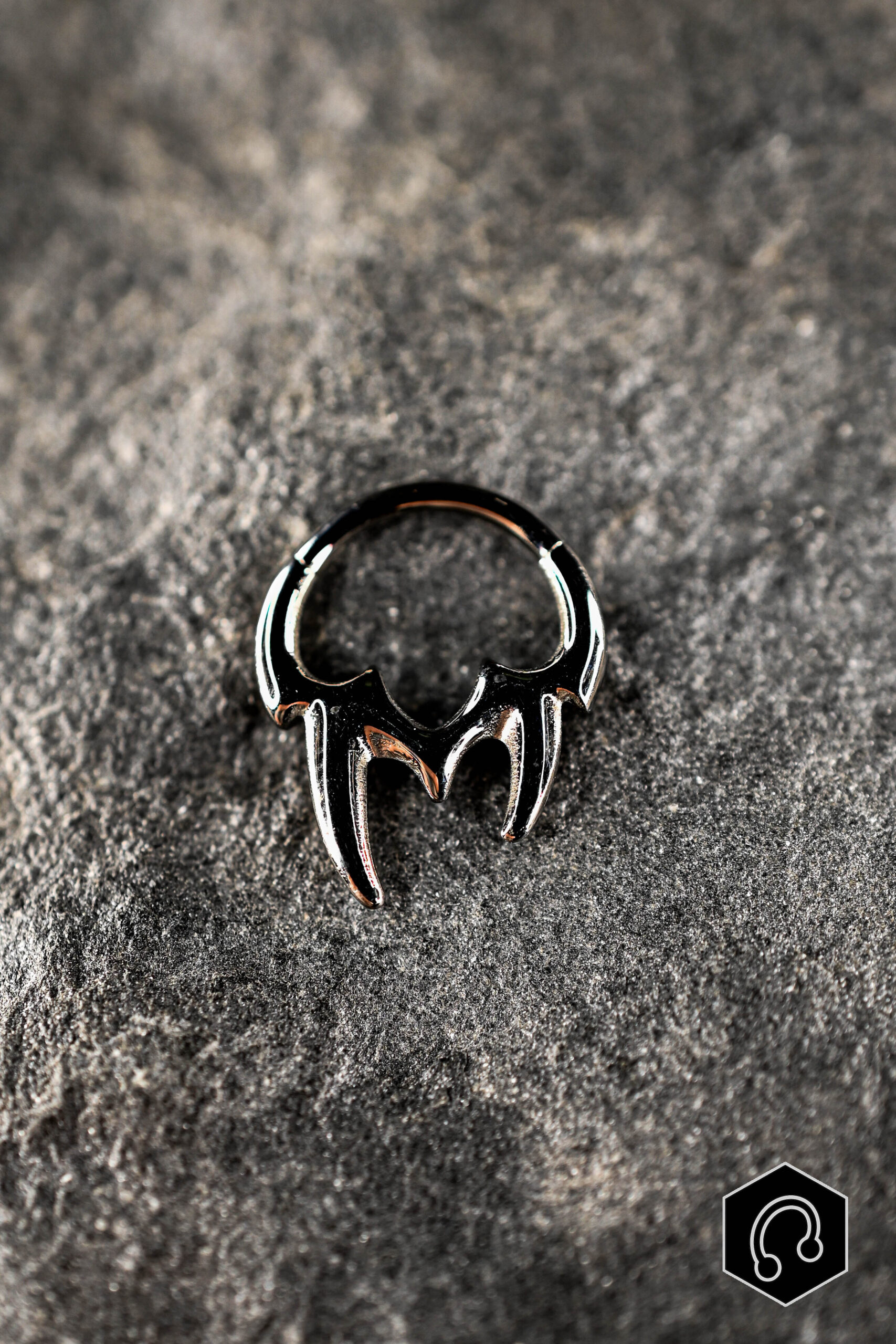 Anneau Titane Argenté Inferno Claw