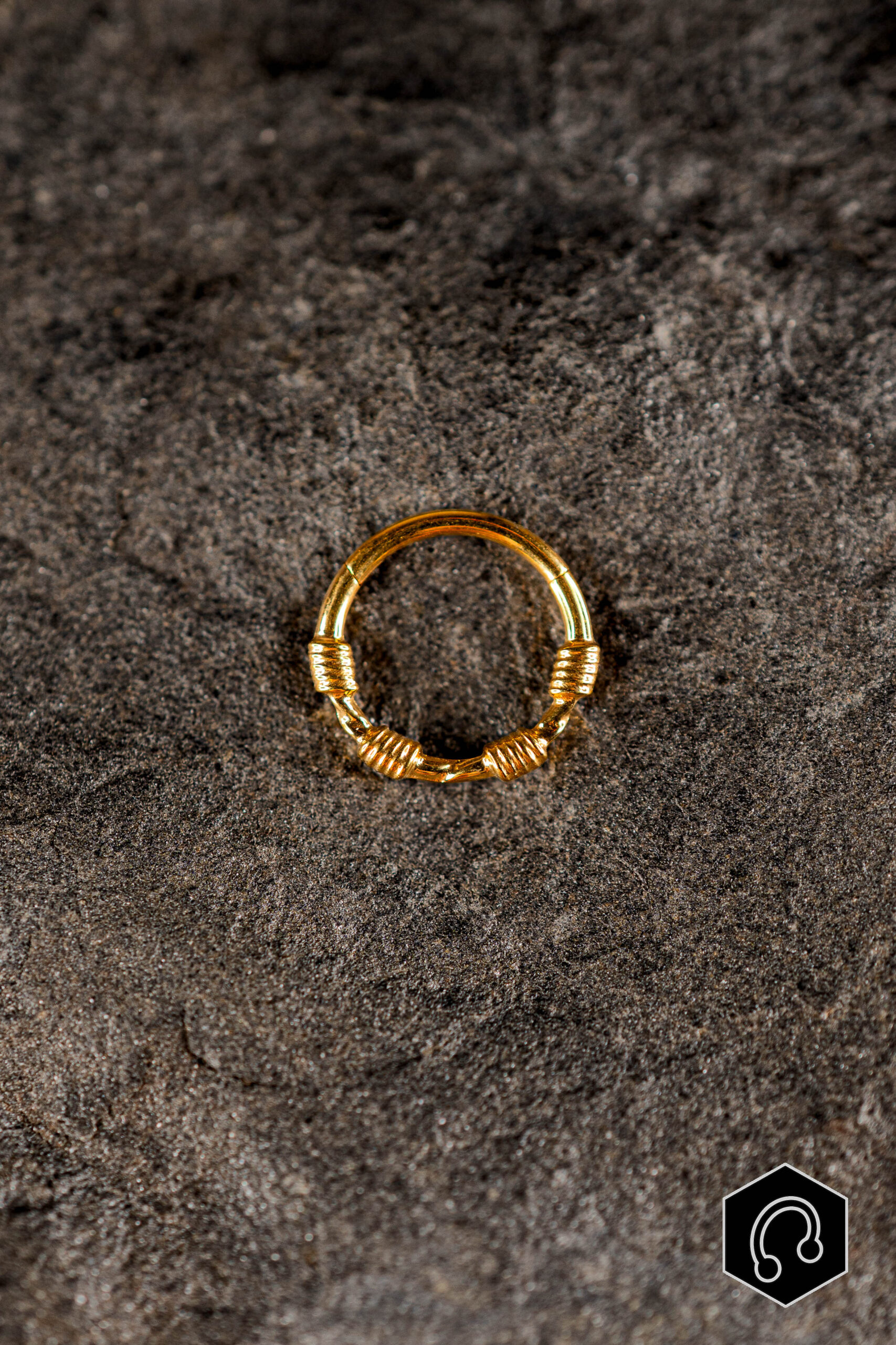 Anneau clicker titane doré Kaïros