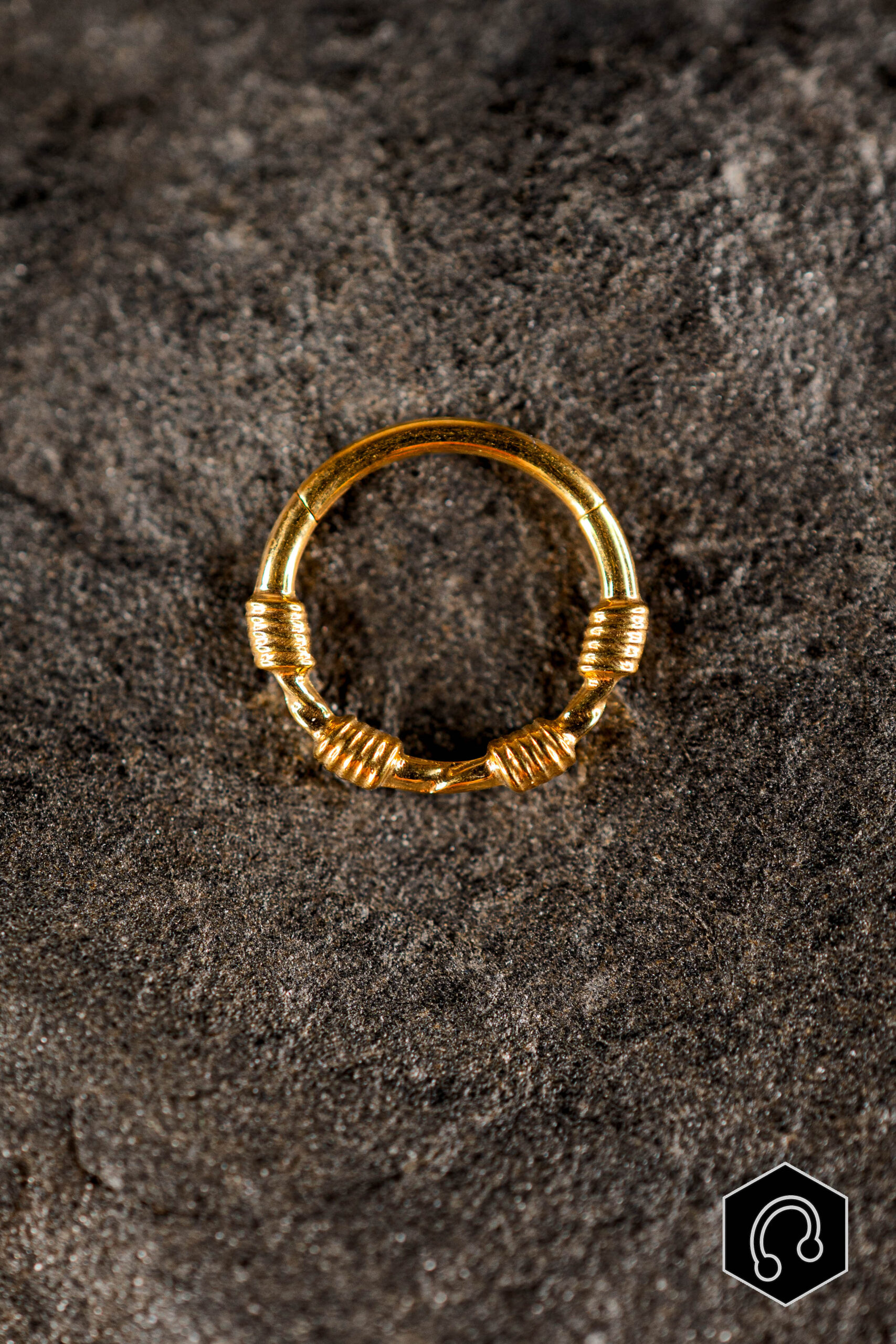 Anneau clicker titane doré Kaïros