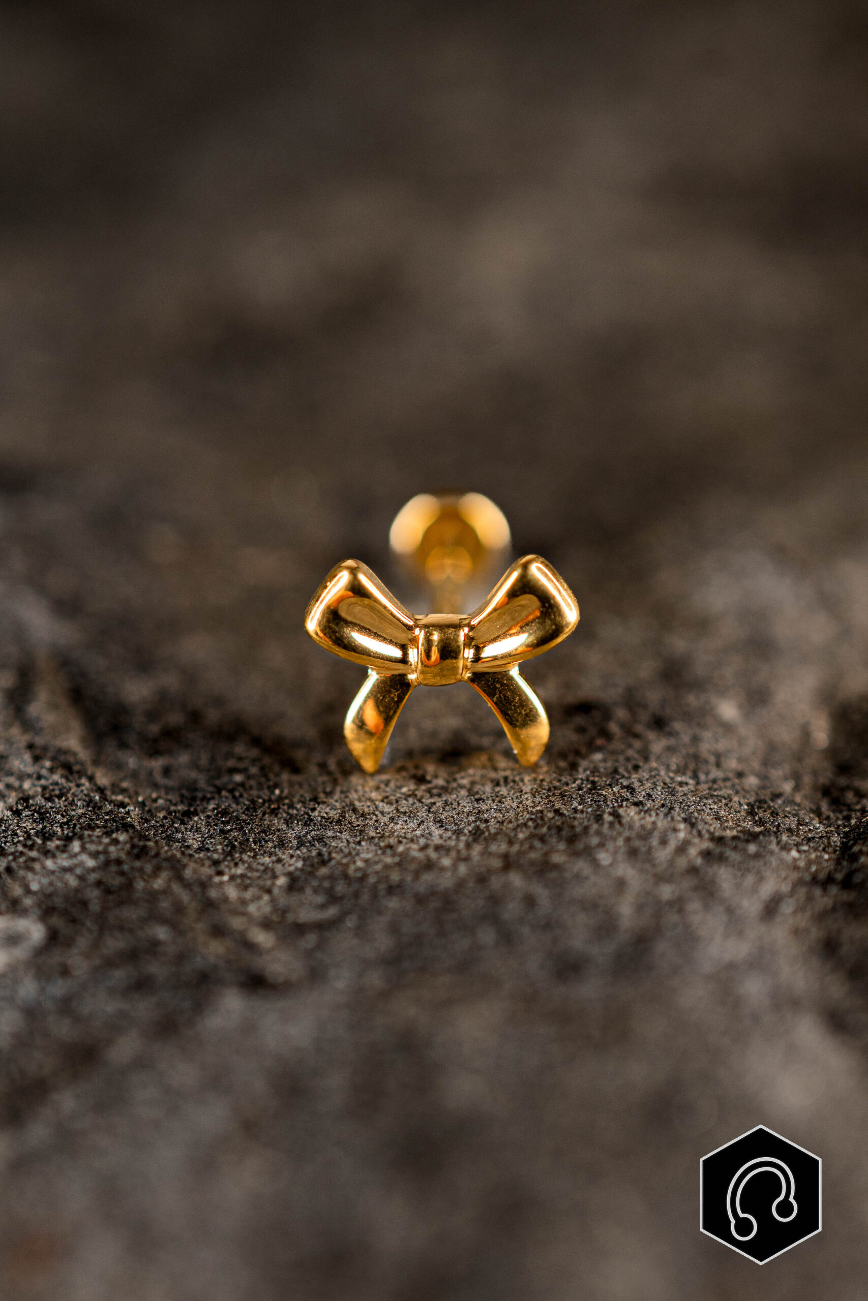 Labret titane doré Bella Knot