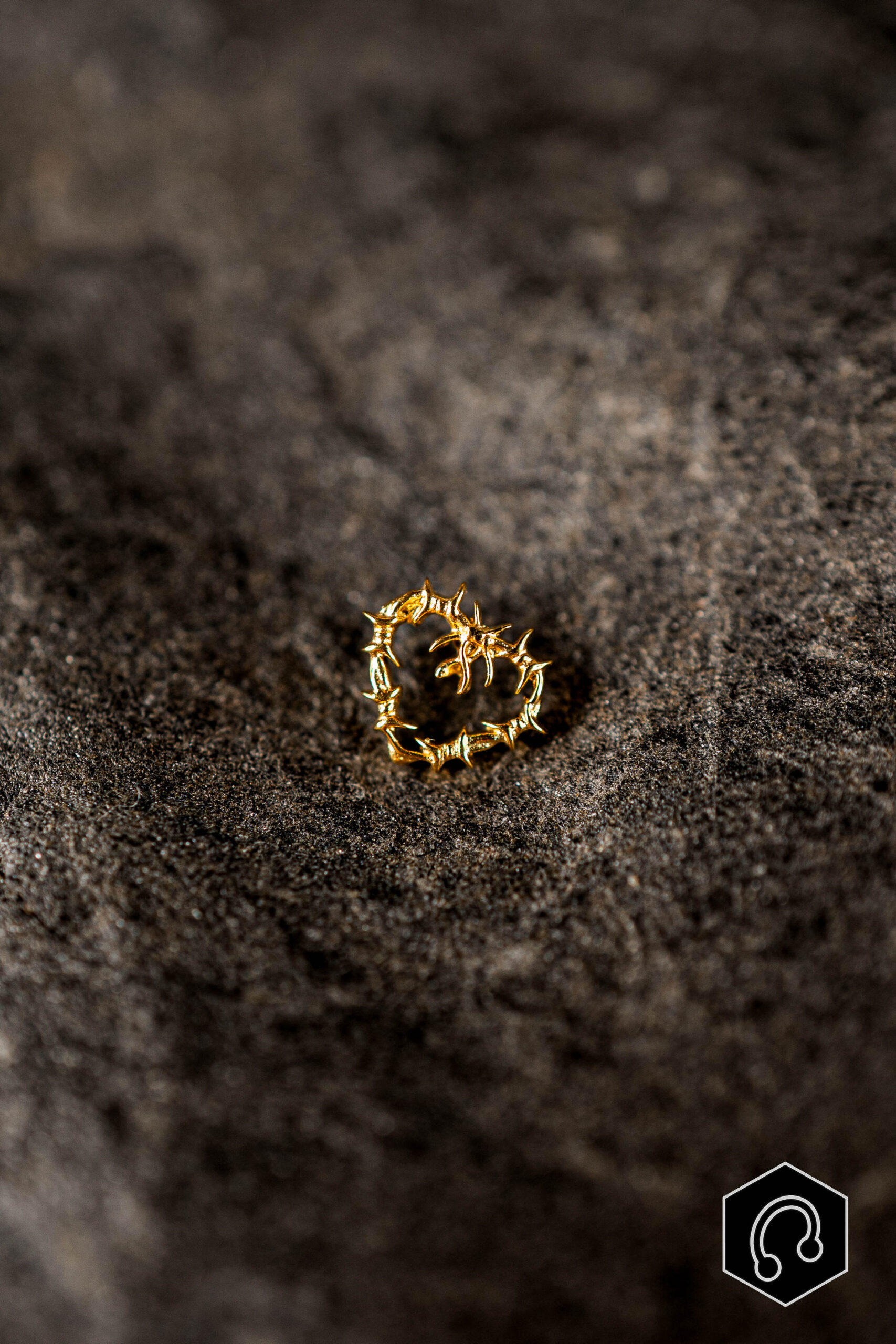 Labret Titane Cœur Barbelé Doré