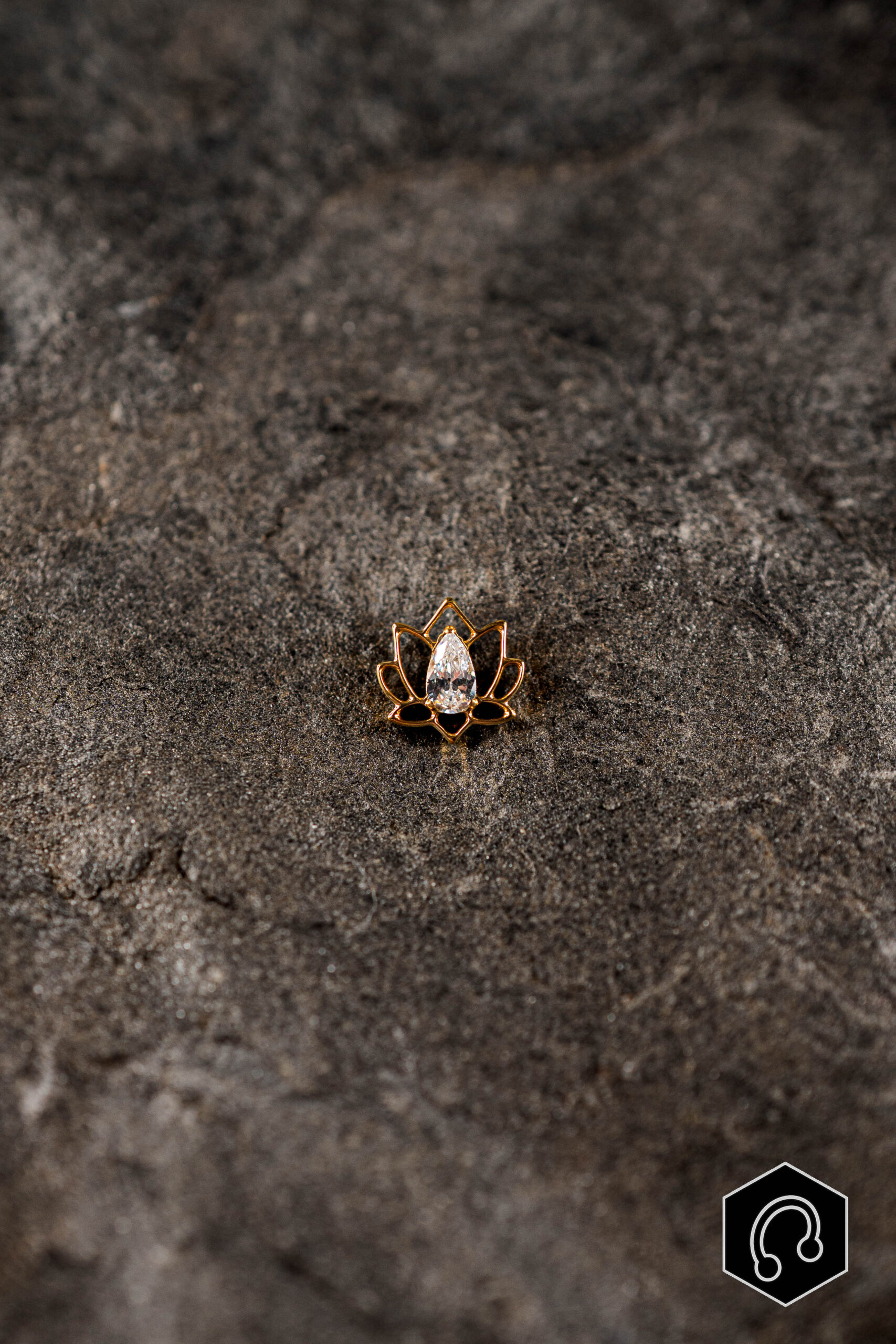 Labret Titane Doré Lotus Crystal