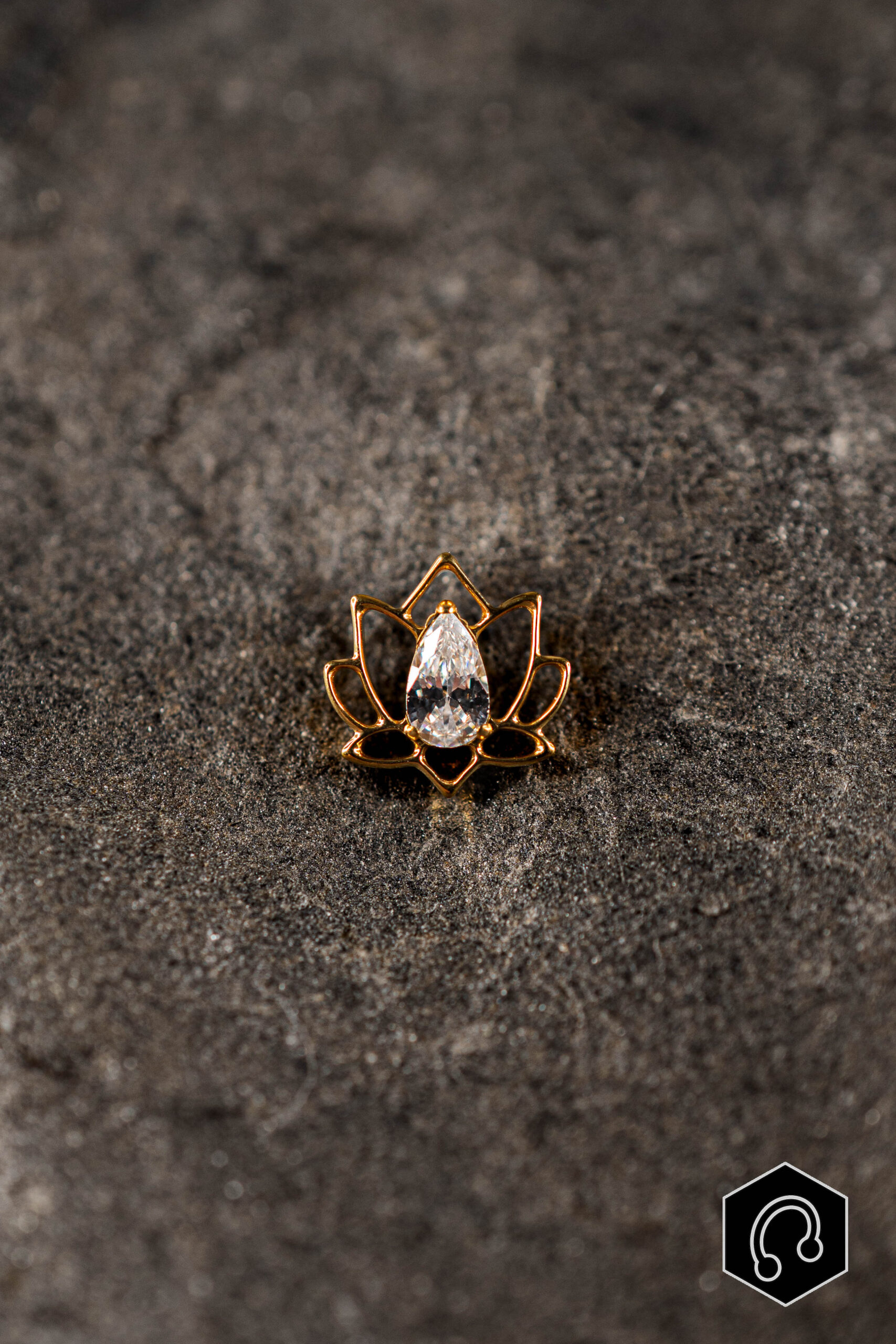Labret Titane Doré Lotus Crystal