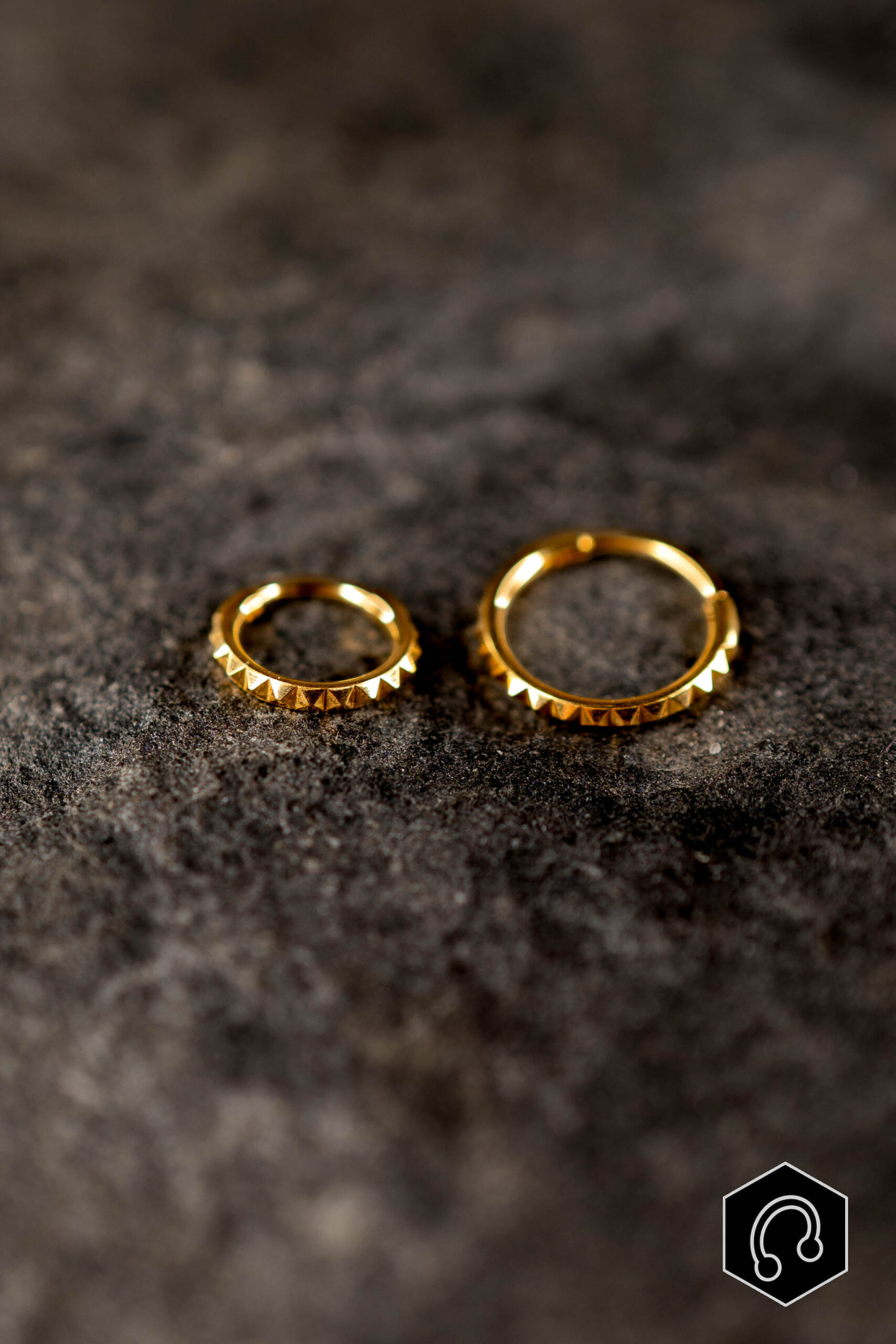 Anneau Titane Narine Facetté Doré 0.8