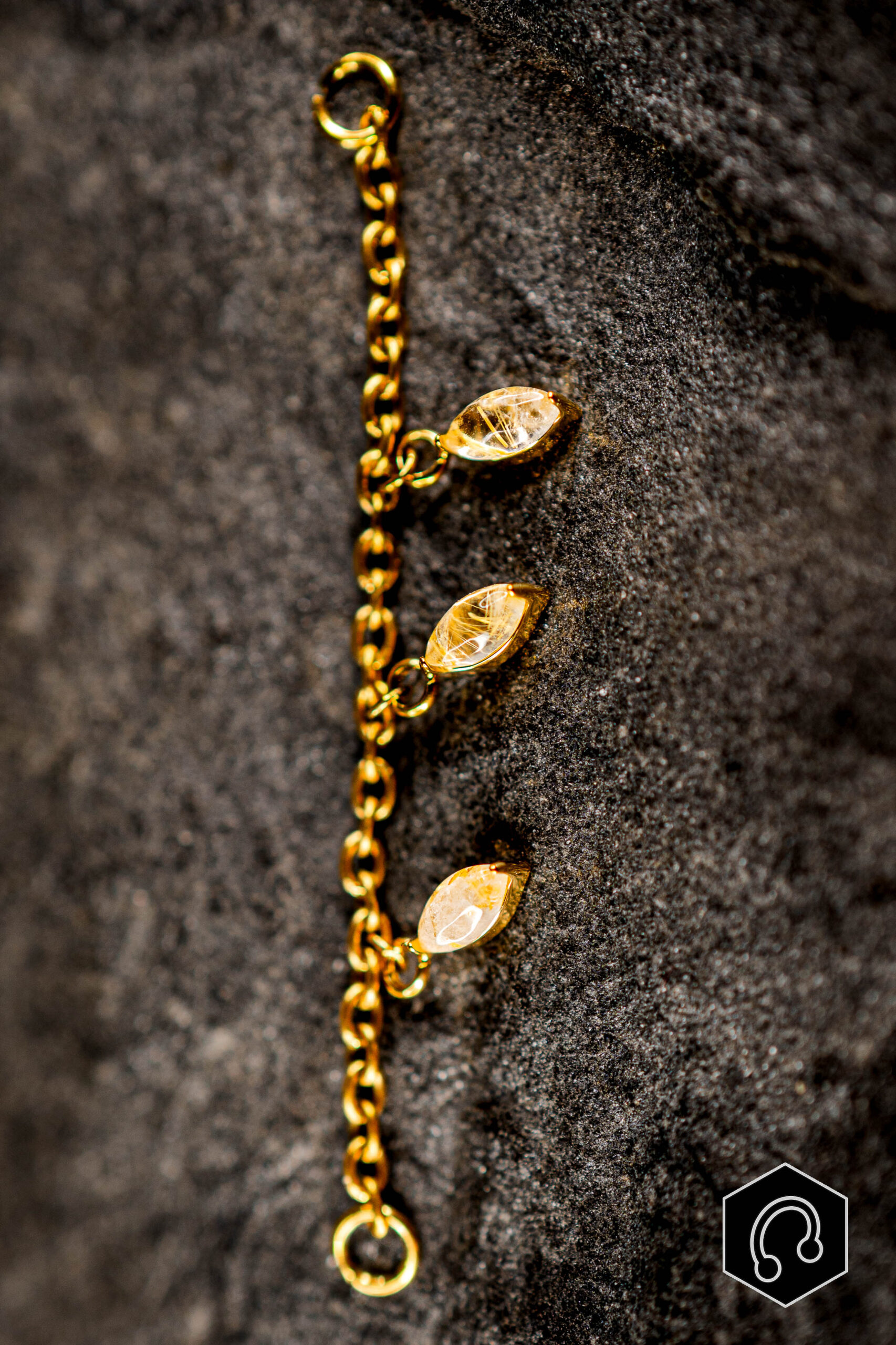 Chaîne Titane Doré Charm Quartz Rutile