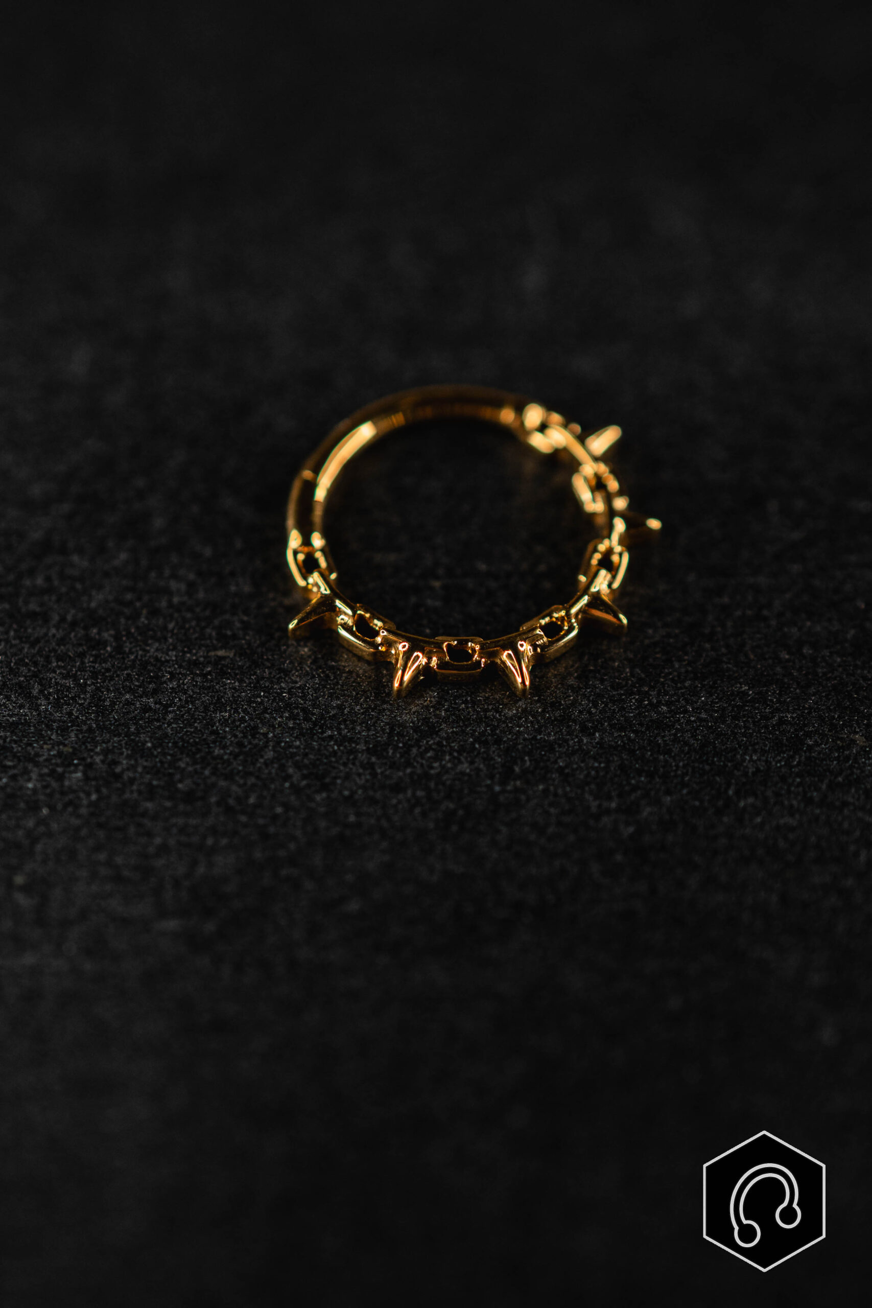 Anneau Clicker Titane Doré Spike Barbed