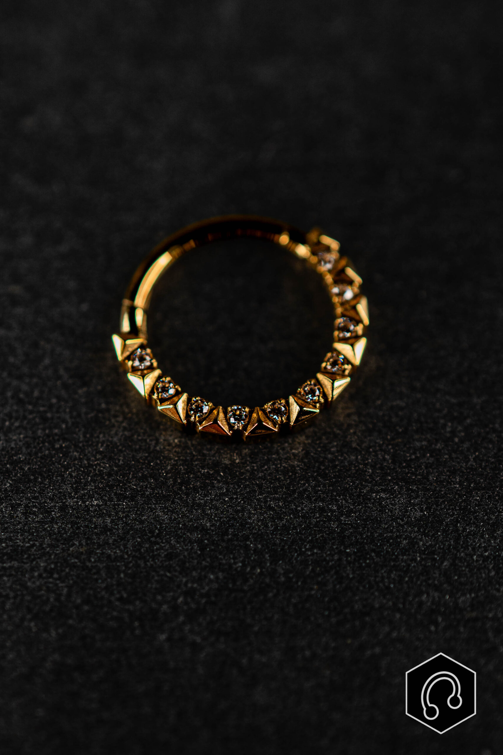 Anneau Clicker Titane Doré Sculpt