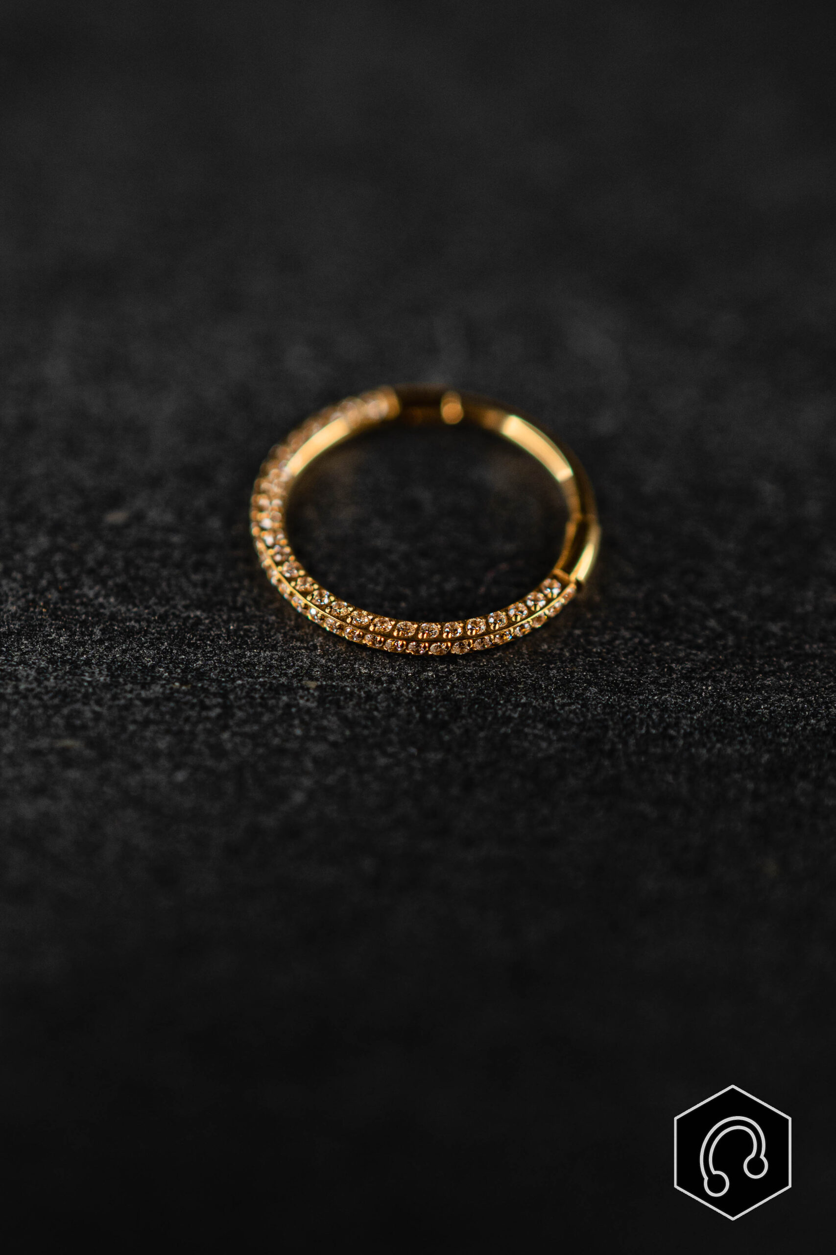 Anneau Clicker Doré Full Strass 0.8