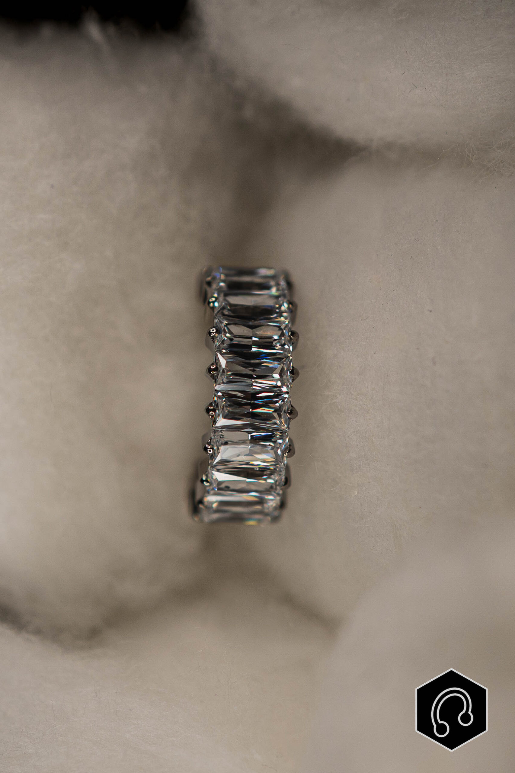 Anneau Clicker Titane Facet Line